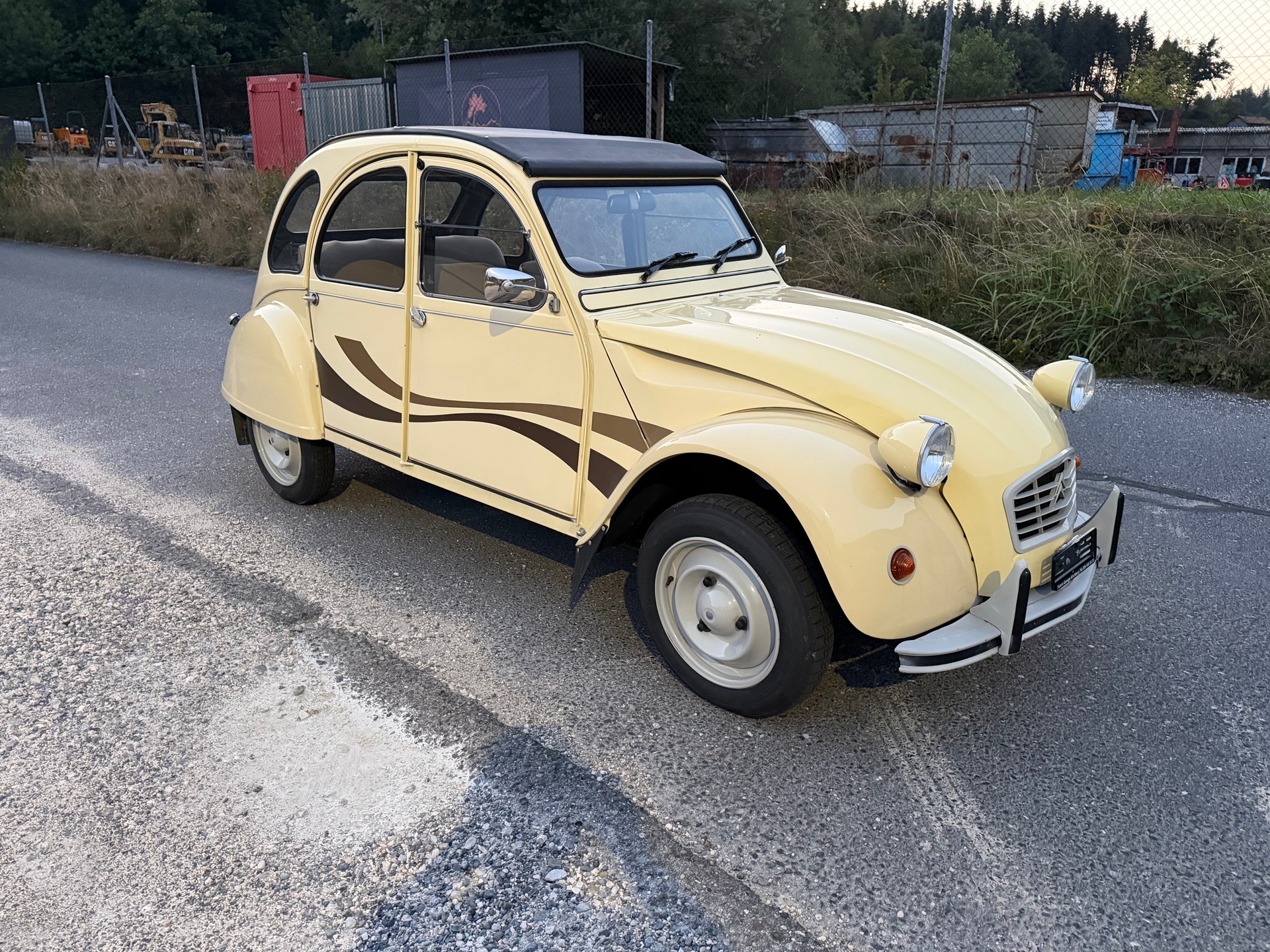 CITROEN 2CV6 Spécial (Club)-image-6