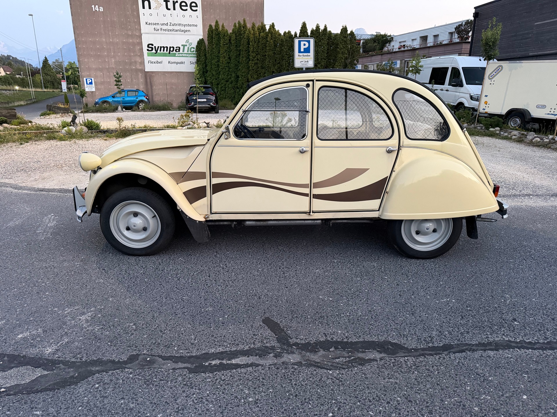 CITROEN 2CV6 Spécial (Club)-image-1