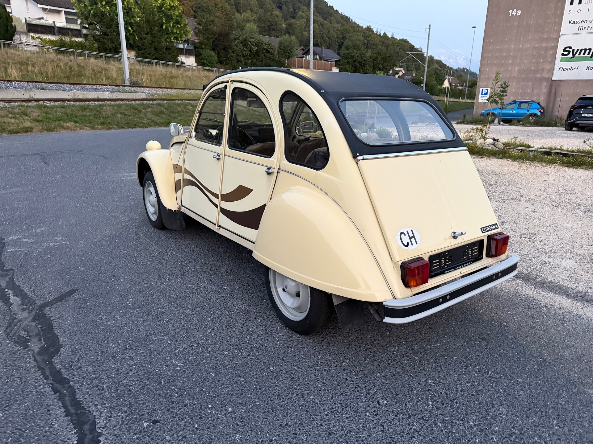 CITROEN 2CV6 Spécial (Club)-image-2