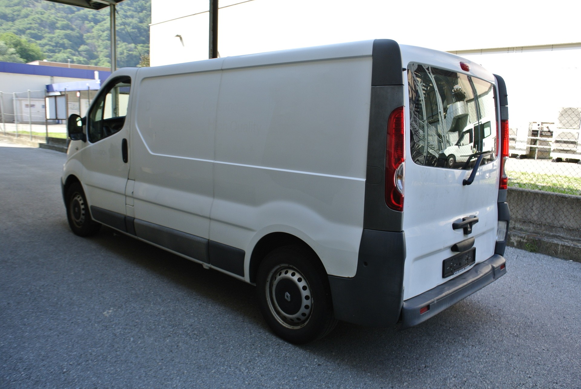 RENAULT Trafic 2.0 dCi 115 2.9t L2H1-image-14