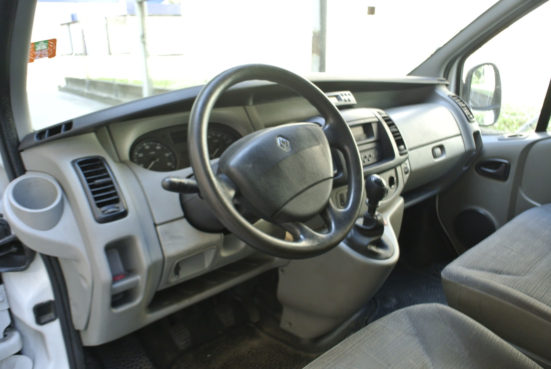 RENAULT Trafic 2.0 dCi 115 2.9t L2H1-image-20
