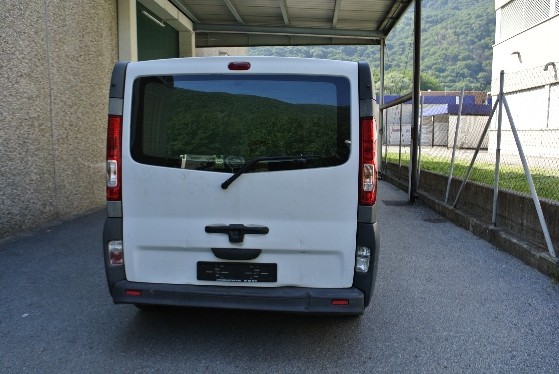 RENAULT Trafic 2.0 dCi 115 2.9t L2H1-image-16