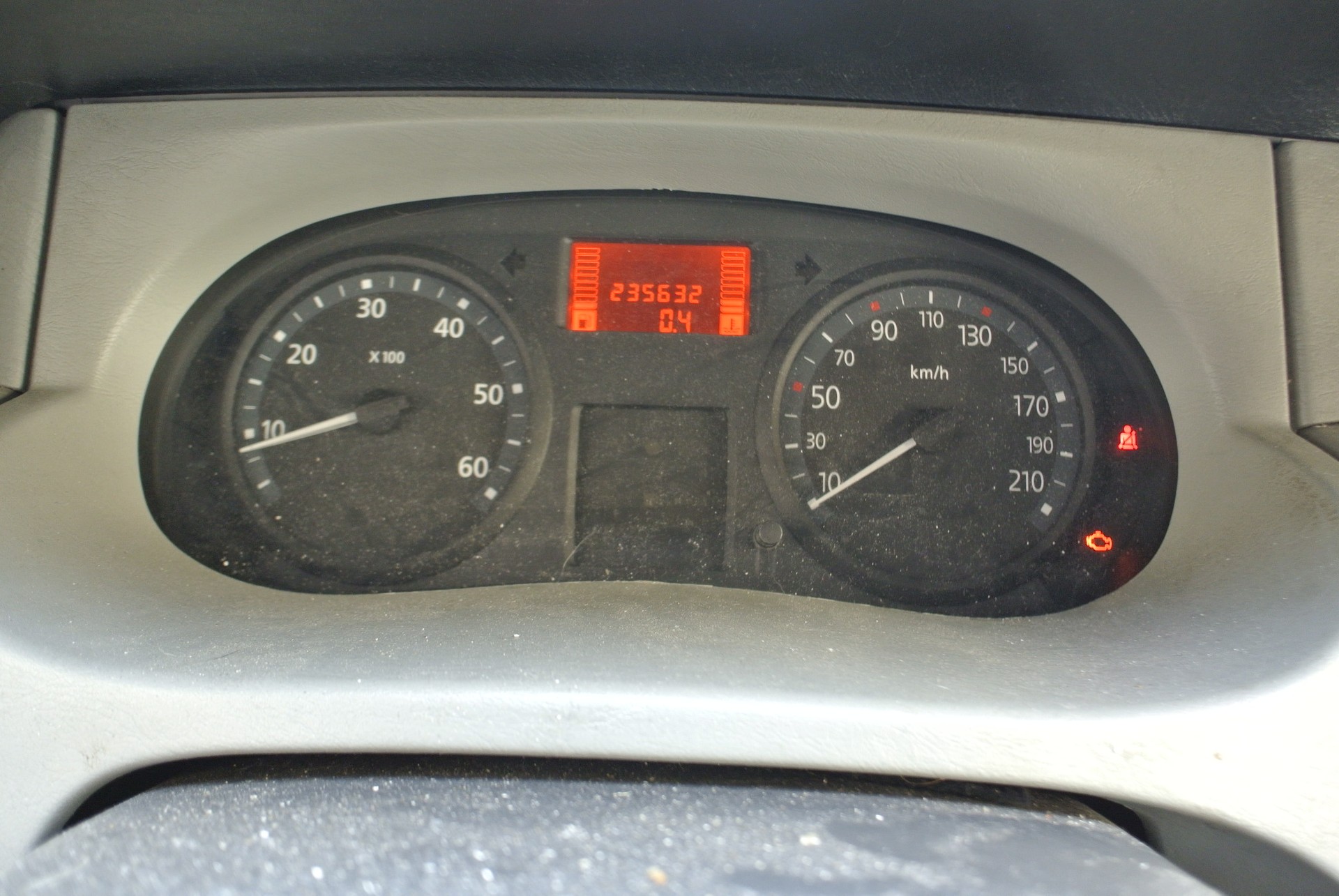 RENAULT Trafic 2.0 dCi 115 2.9t L2H1-image-21
