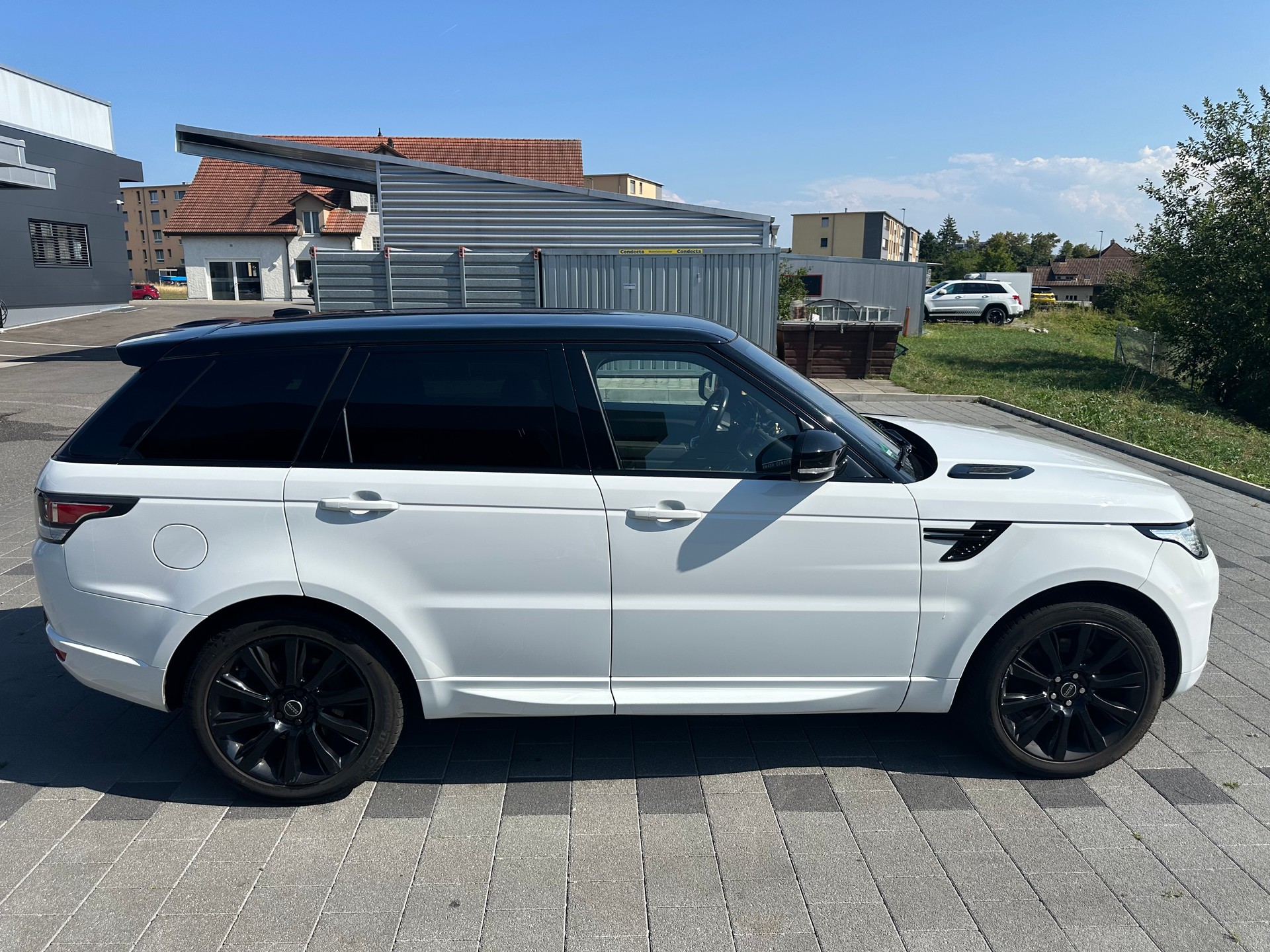 LAND ROVER 3.0 TDV6 SE-image-0