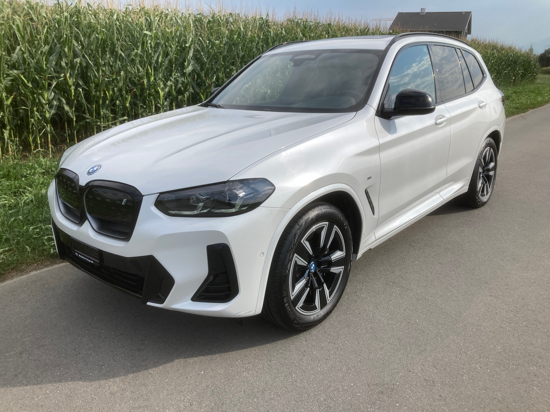 BMW iX3 Inspiring-image-0