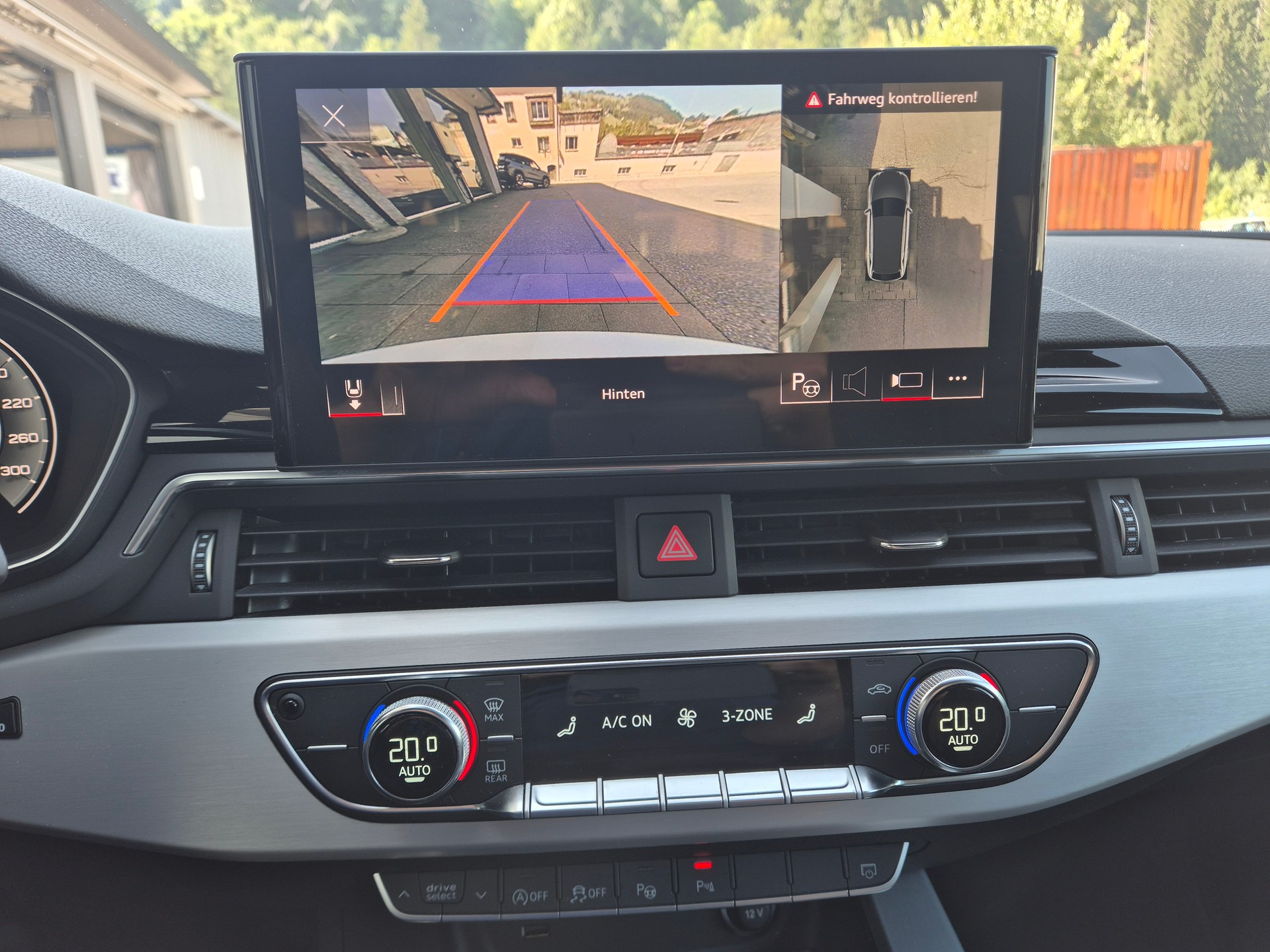 AUDI A4 Avant 40 TDI Attraction quattro S-tronic-image-10