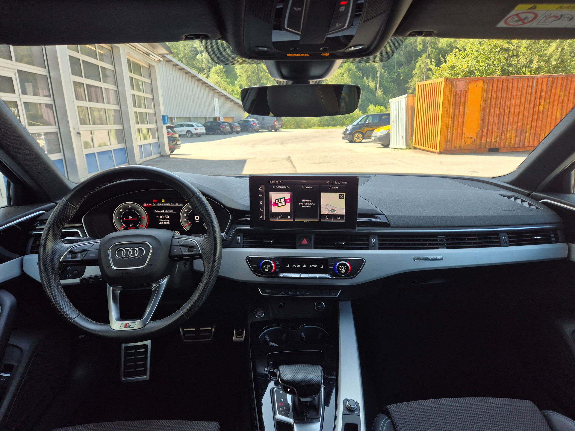 AUDI A4 Avant 40 TDI Attraction quattro S-tronic-image-8