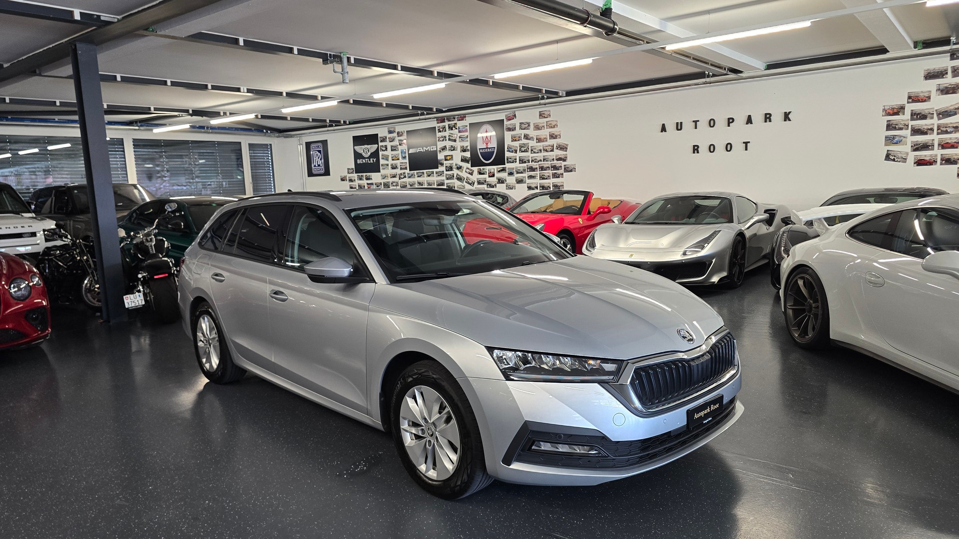 SKODA Octavia Combi 2.0 TDI DSG Ambition 4x4-image-1