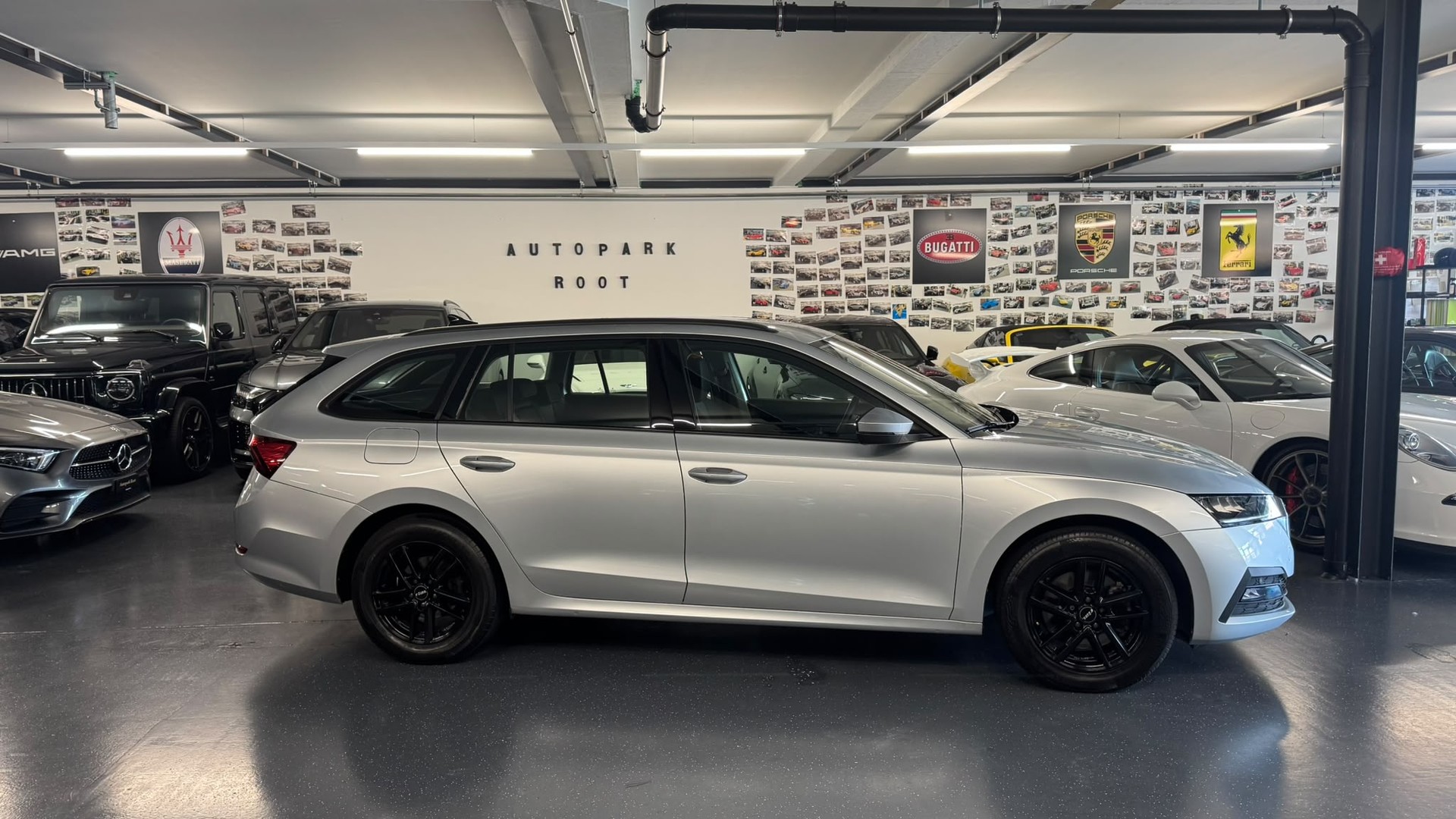 SKODA Octavia Combi 2.0 TDI DSG Ambition 4x4-showroom-element-3