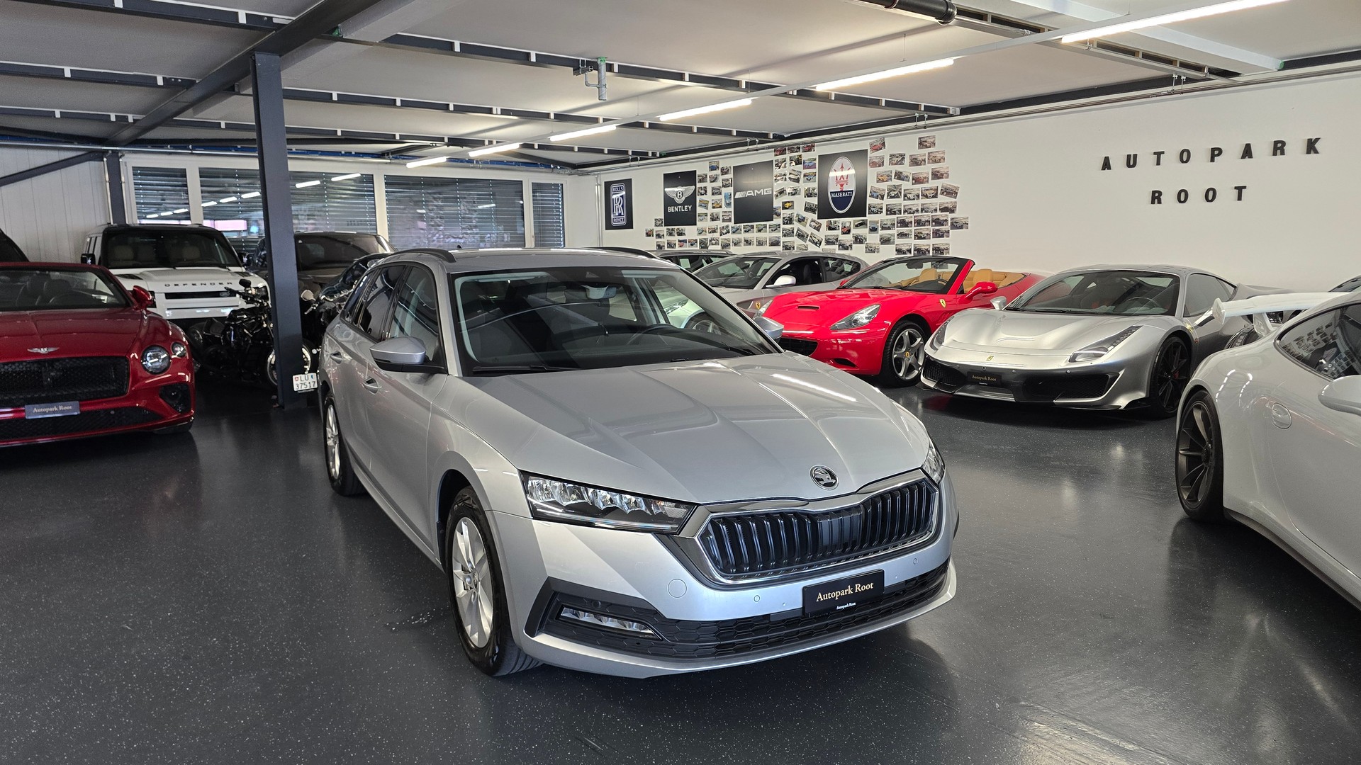SKODA Octavia Combi 2.0 TDI DSG Ambition 4x4-image-2