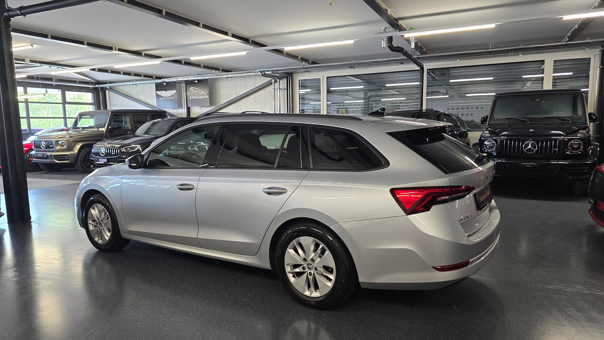 SKODA Octavia Combi 2.0 TDI DSG Ambition 4x4-image-9