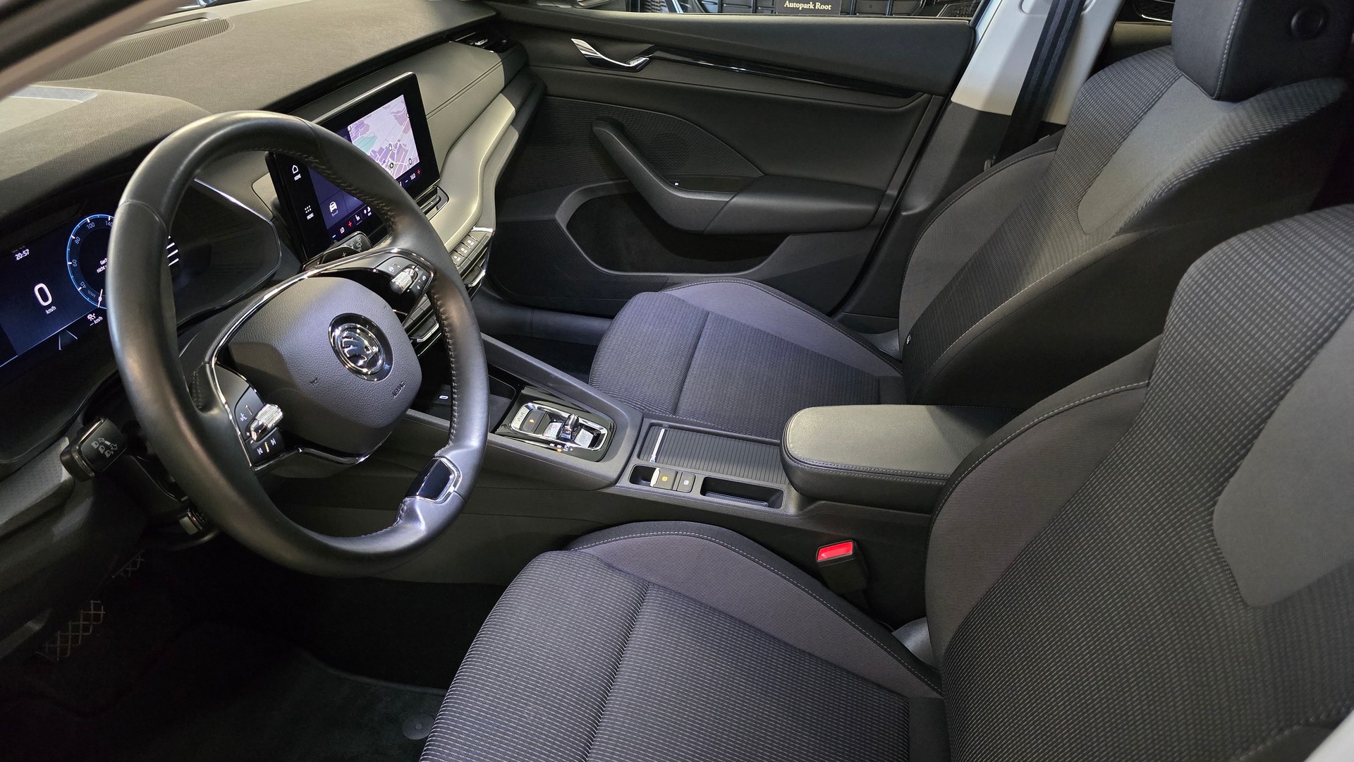 SKODA Octavia Combi 2.0 TDI DSG Ambition 4x4-image-17