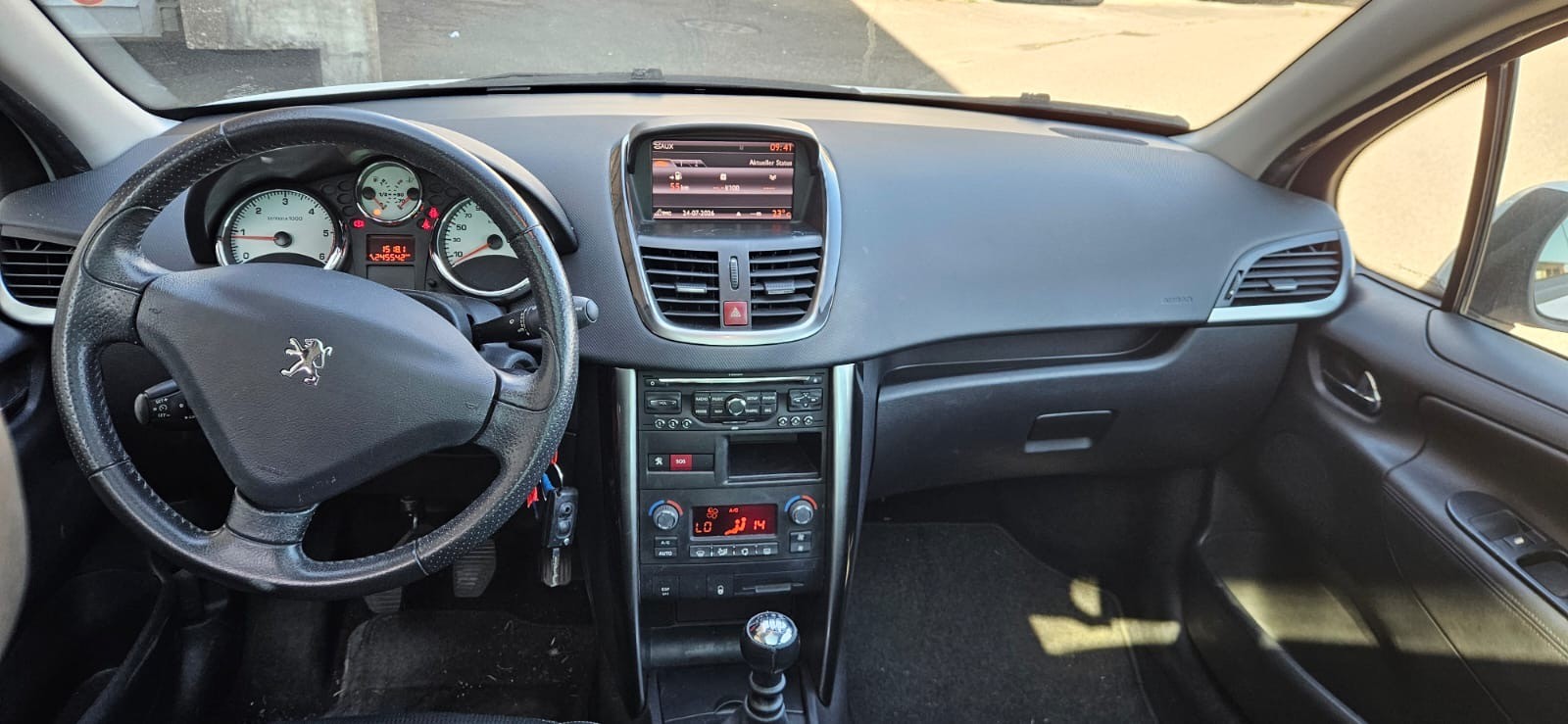 PEUGEOT 207 SW 1.6 HDI Allure-image-1