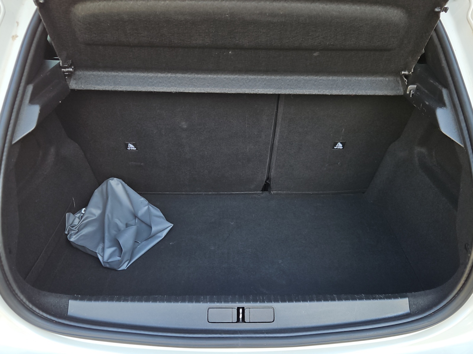 PEUGEOT 208 1.2 PureTech GT Line EAT8-image-16