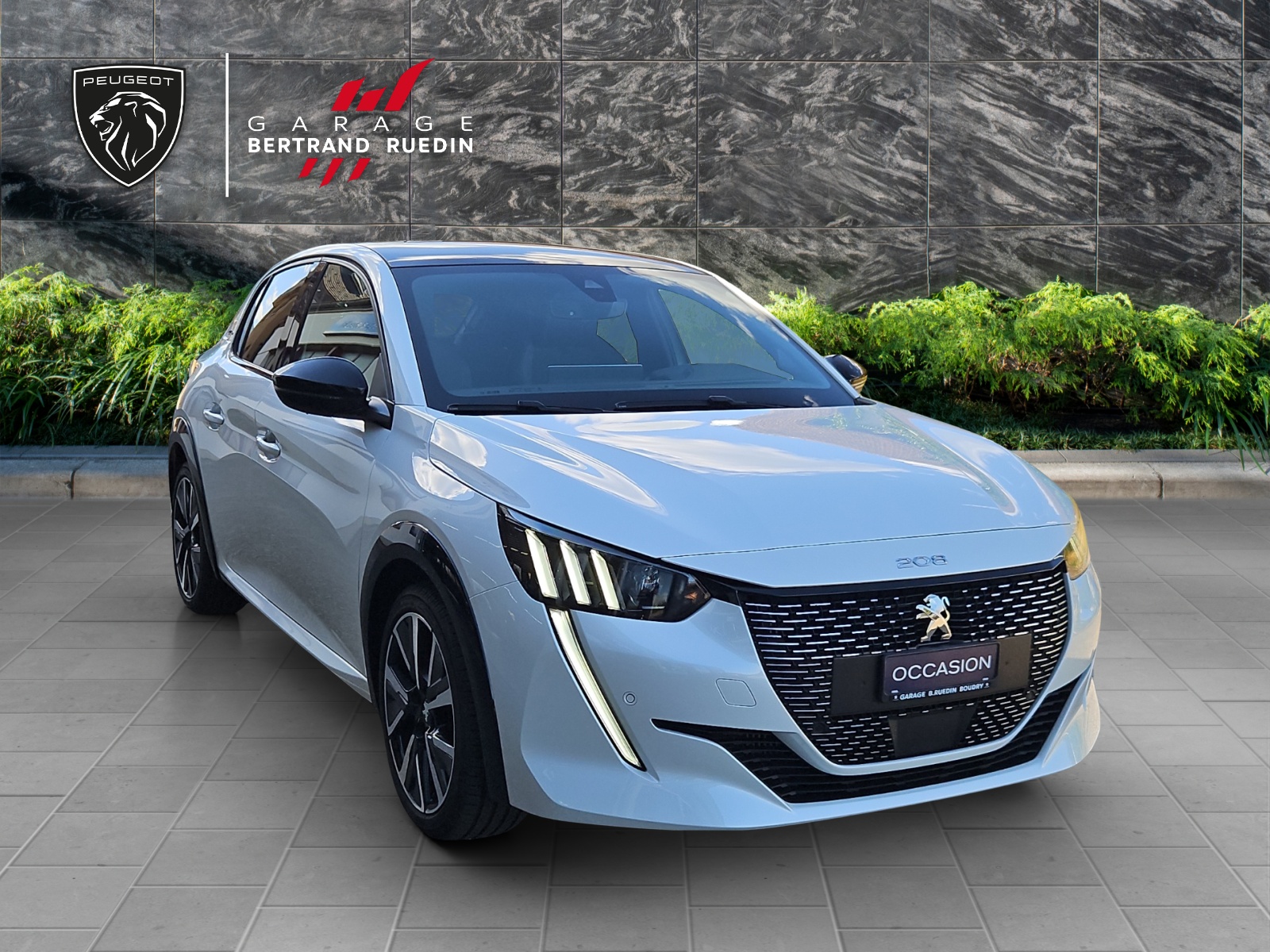 PEUGEOT 208 1.2 PureTech GT Line EAT8-image-0