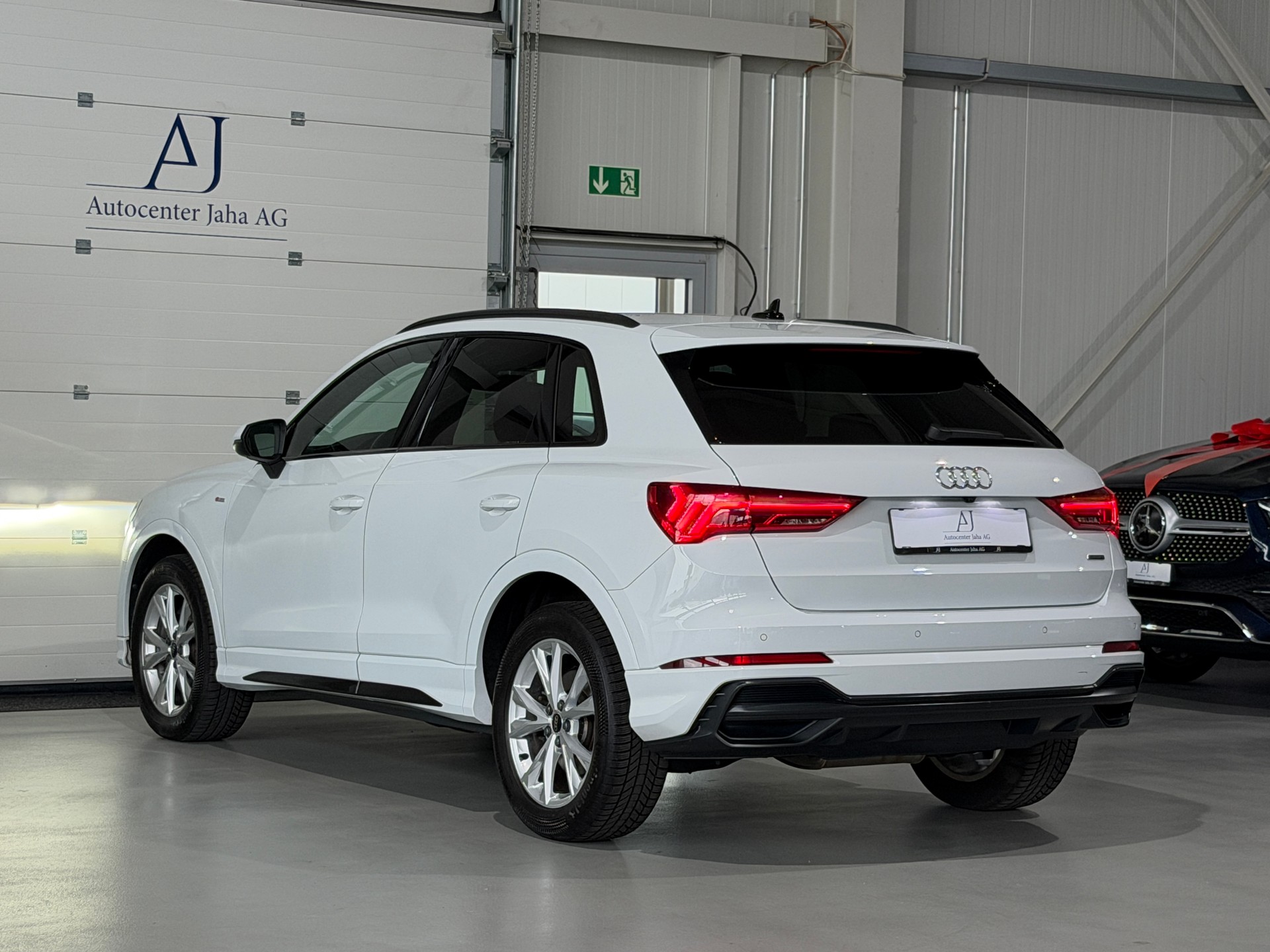 AUDI Q3 40 TDI S line quattro S-tronic (CH)-image-14