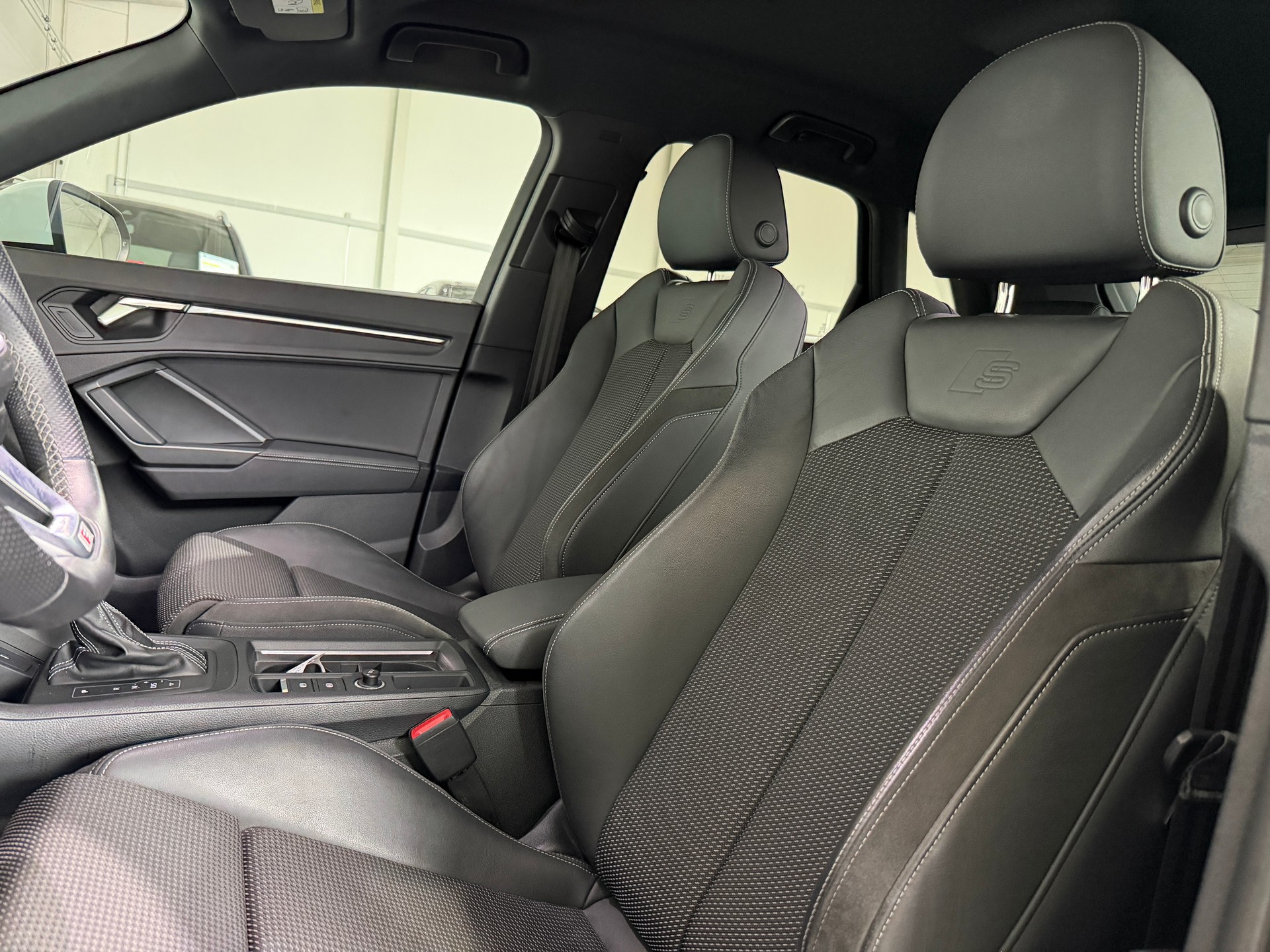 AUDI Q3 40 TDI S line quattro S-tronic (CH)-image-11