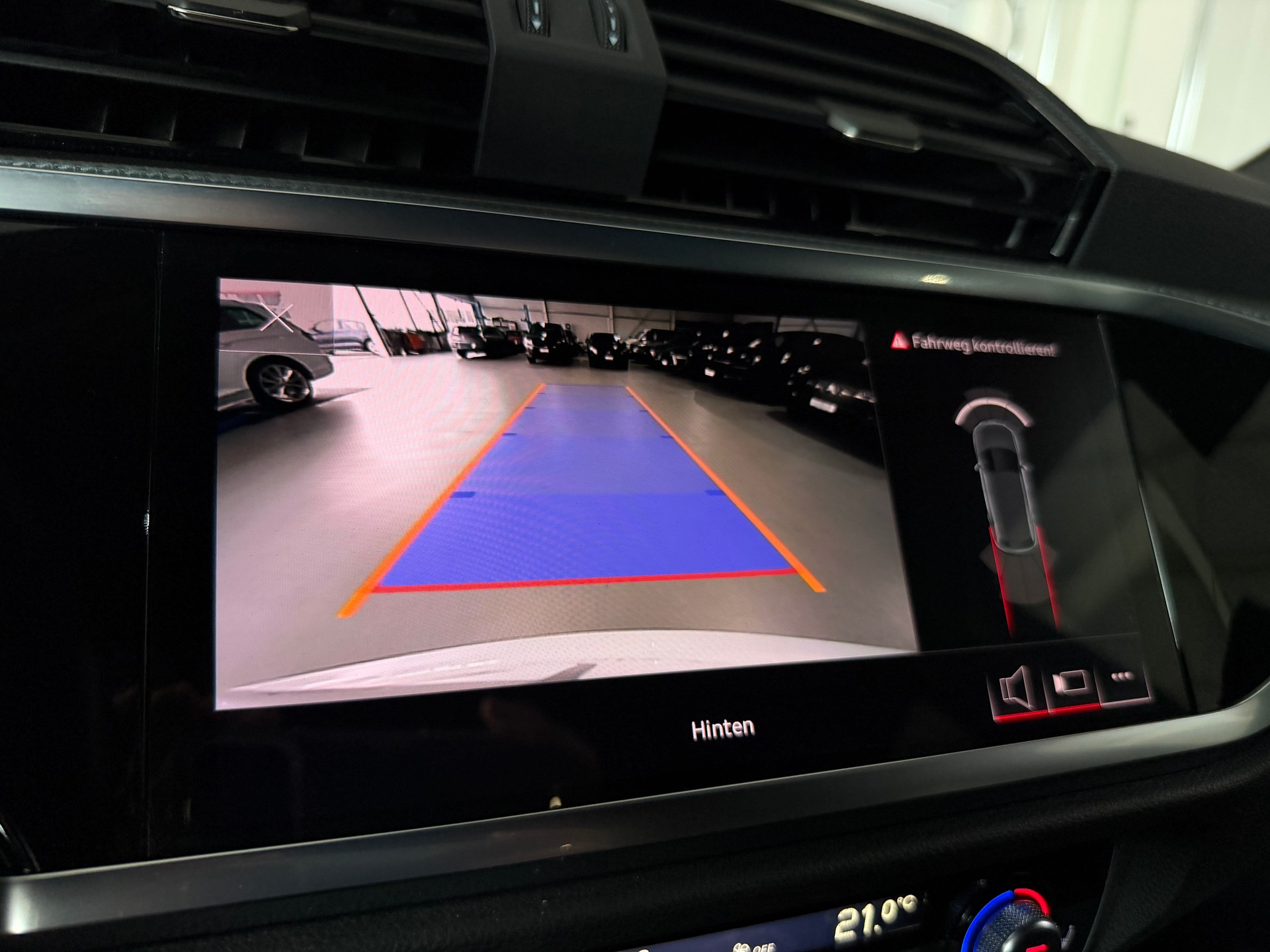 AUDI Q3 40 TDI S line quattro S-tronic (CH)-image-9