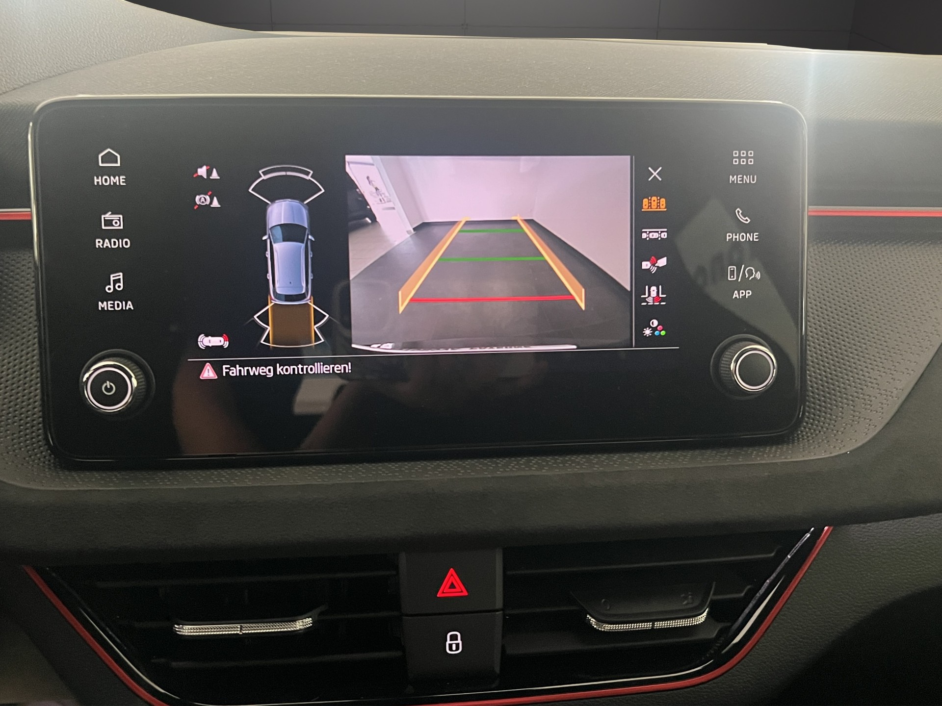 SKODA Kamiq 1.0 TSI Dynamic DSG-image-12