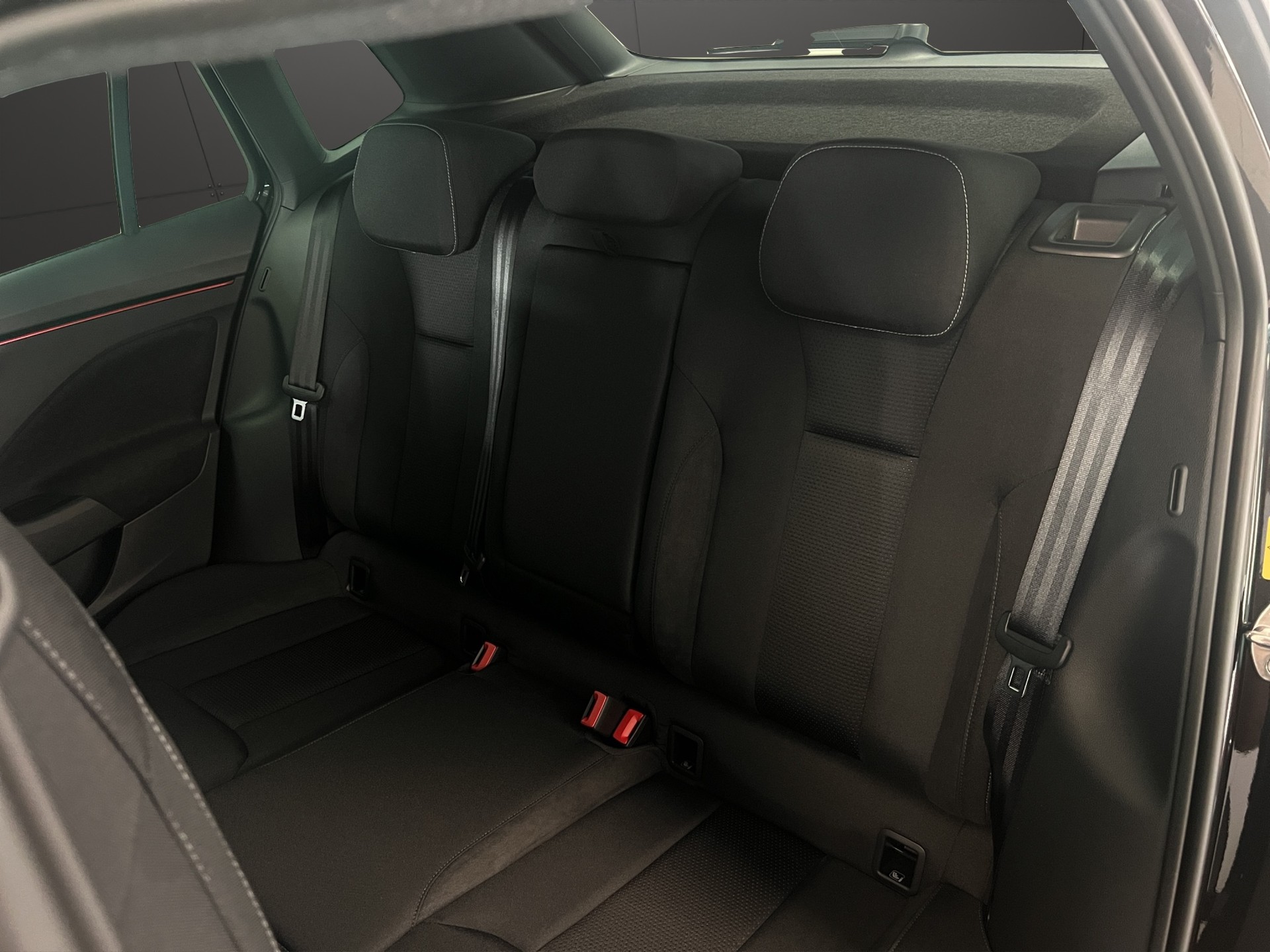 SKODA Kamiq 1.0 TSI Dynamic DSG-image-9