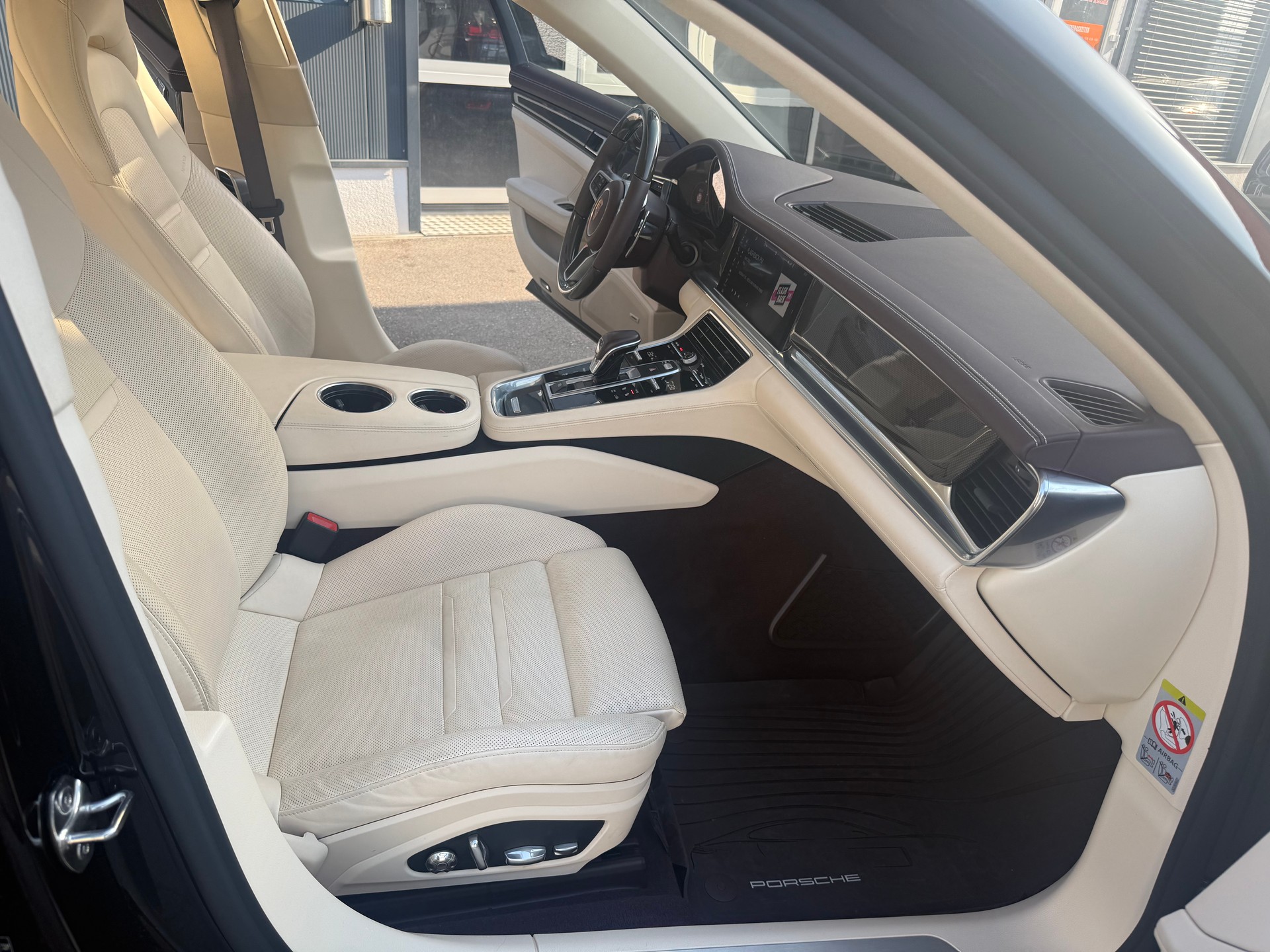 PORSCHE Panamera 4S Diesel PDK-image-9