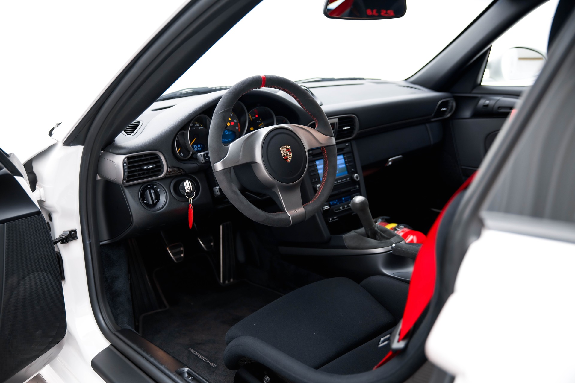 PORSCHE 911 GT3 RS-image-6