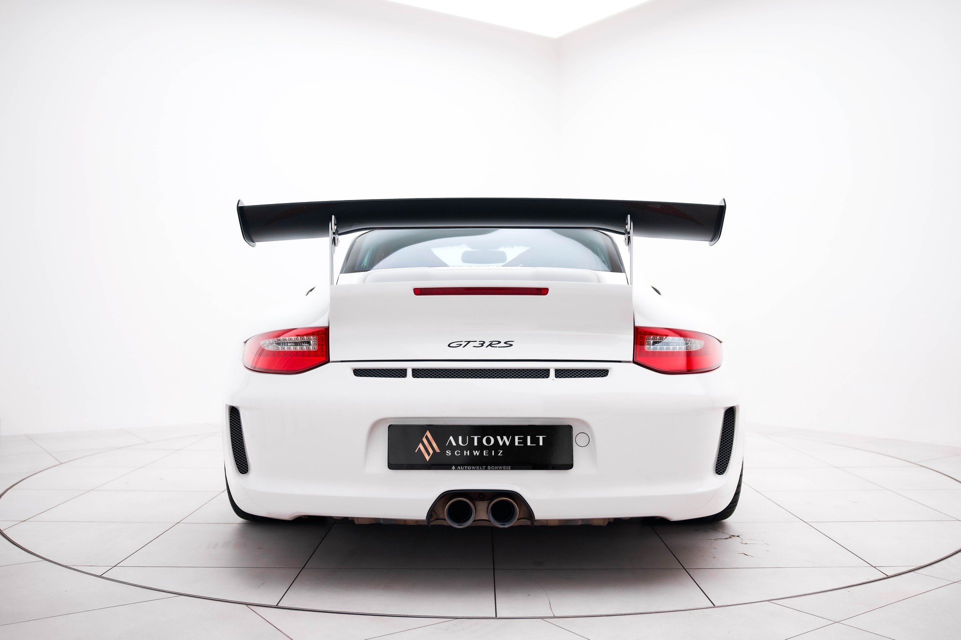 PORSCHE 911 GT3 RS-showroom-element-3