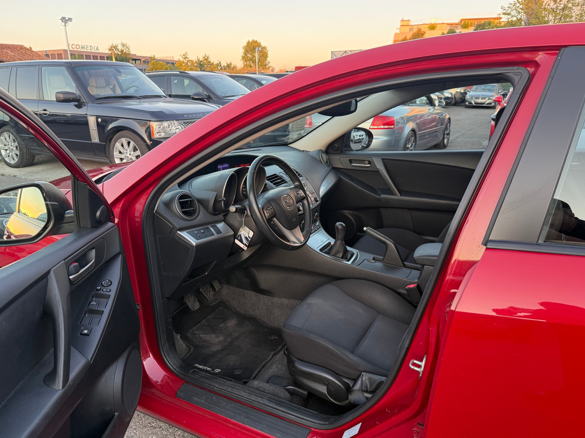 MAZDA MAZDA 3 1.6 16V Exclusive / Frisch ab MFK / 8-fach bereift / Servicegepflegt / Tempomat / 2 Zonen Klimaautomatik-image-8
