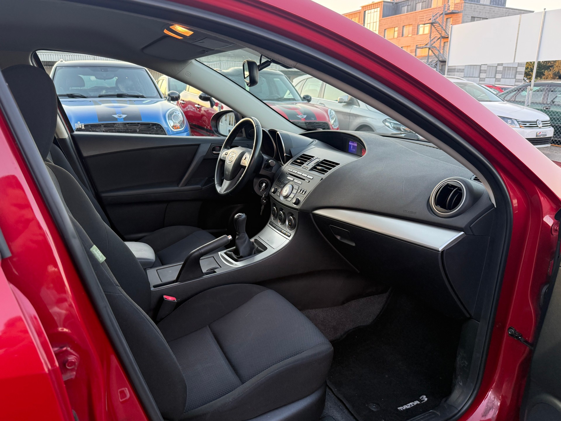 MAZDA MAZDA 3 1.6 16V Exclusive / Frisch ab MFK / 8-fach bereift / Servicegepflegt / Tempomat / 2 Zonen Klimaautomatik-image-6