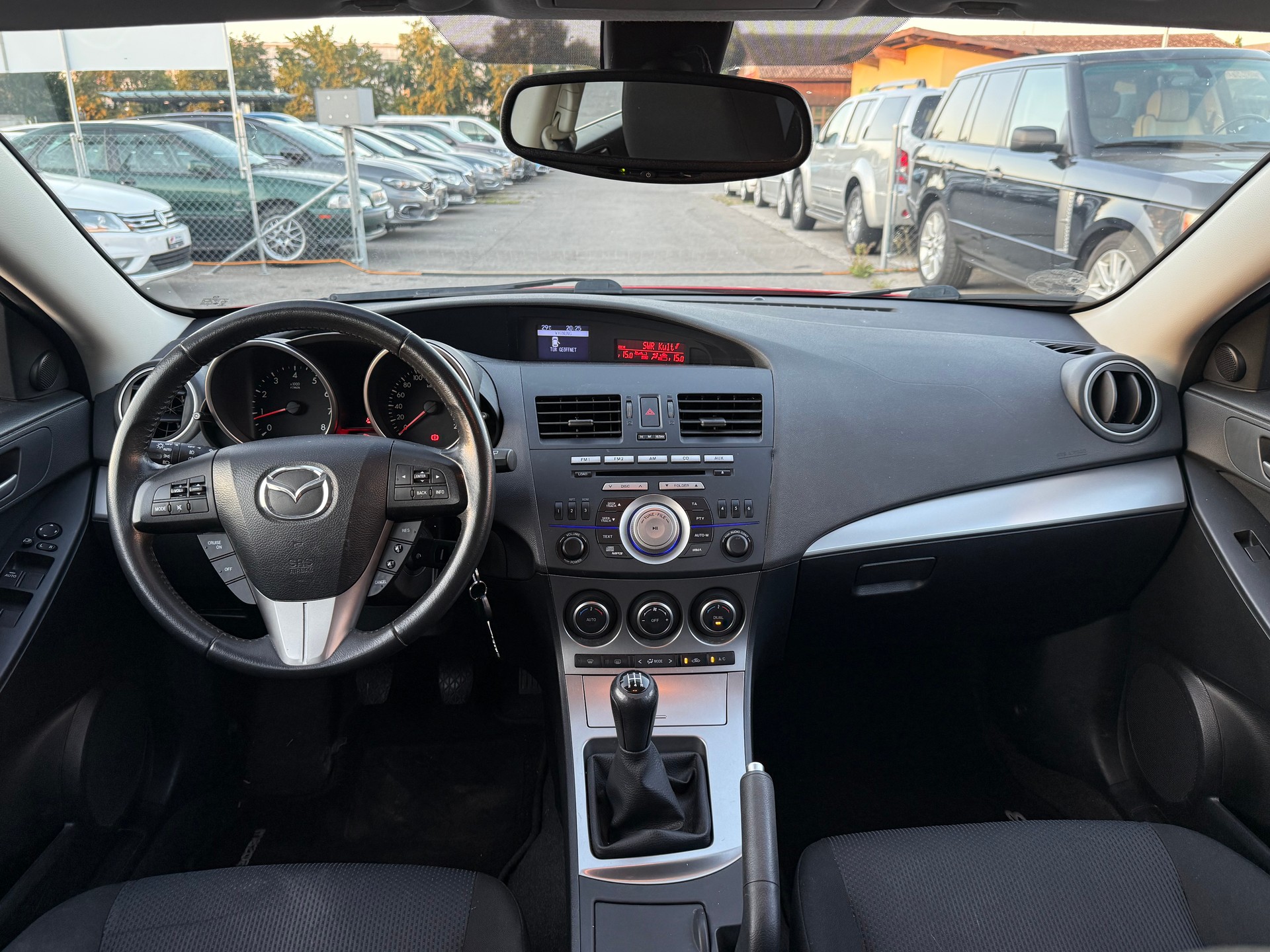 MAZDA MAZDA 3 1.6 16V Exclusive / Frisch ab MFK / 8-fach bereift / Servicegepflegt / Tempomat / 2 Zonen Klimaautomatik-image-7