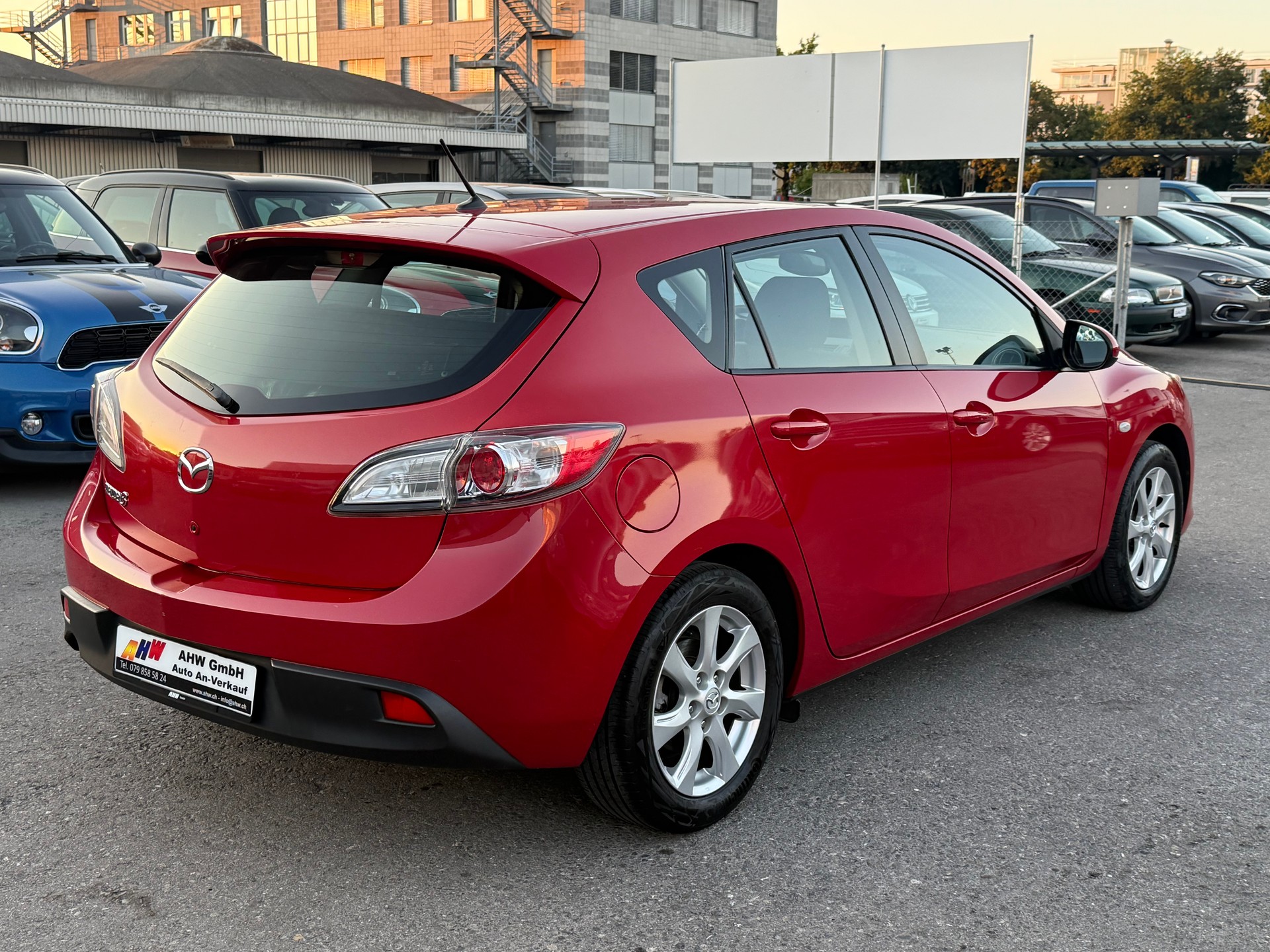 MAZDA MAZDA 3 1.6 16V Exclusive / Frisch ab MFK / 8-fach bereift / Servicegepflegt / Tempomat / 2 Zonen Klimaautomatik-image-3