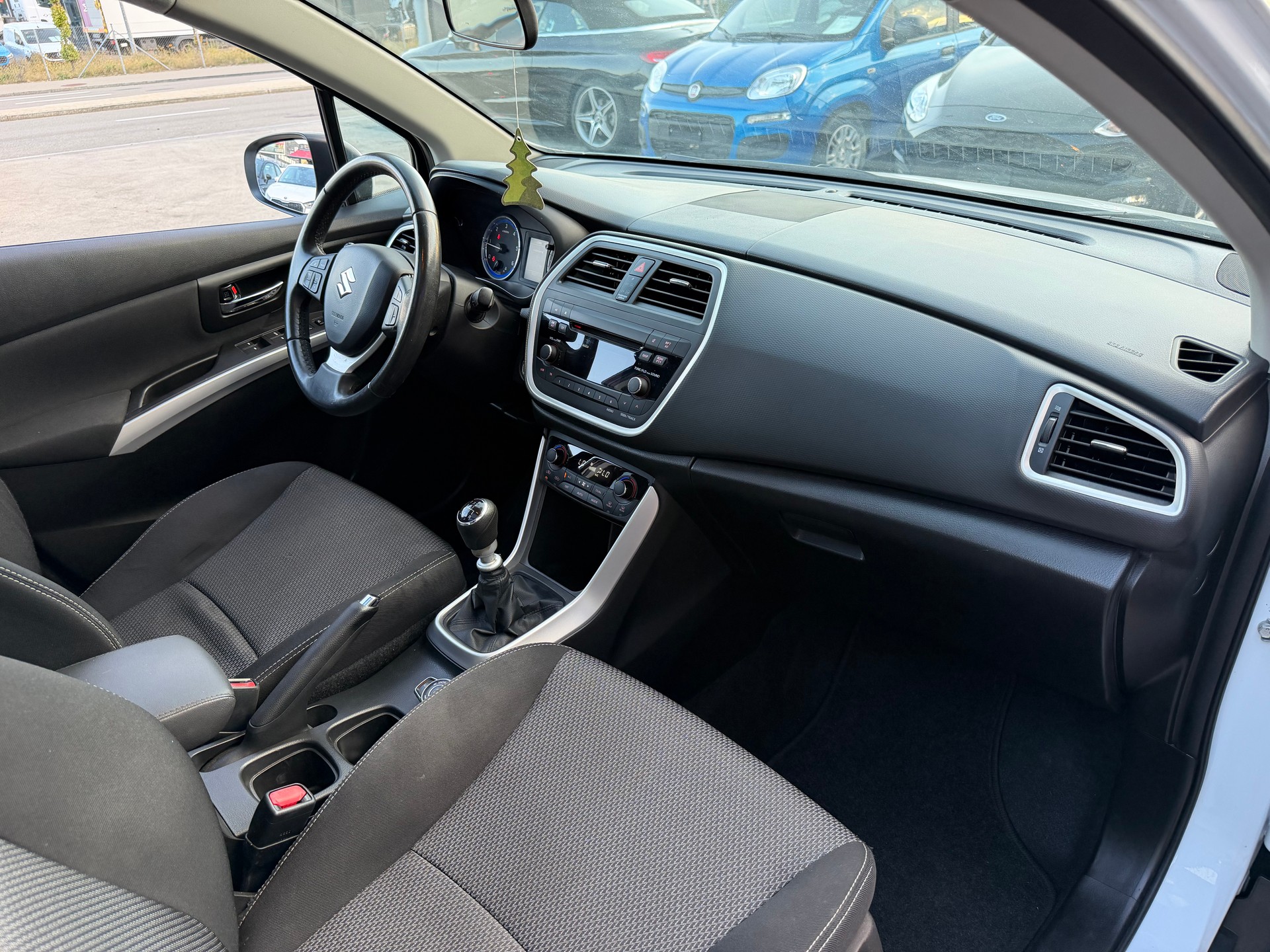 SUZUKI SX4 S-CROSS 4WD-image-18