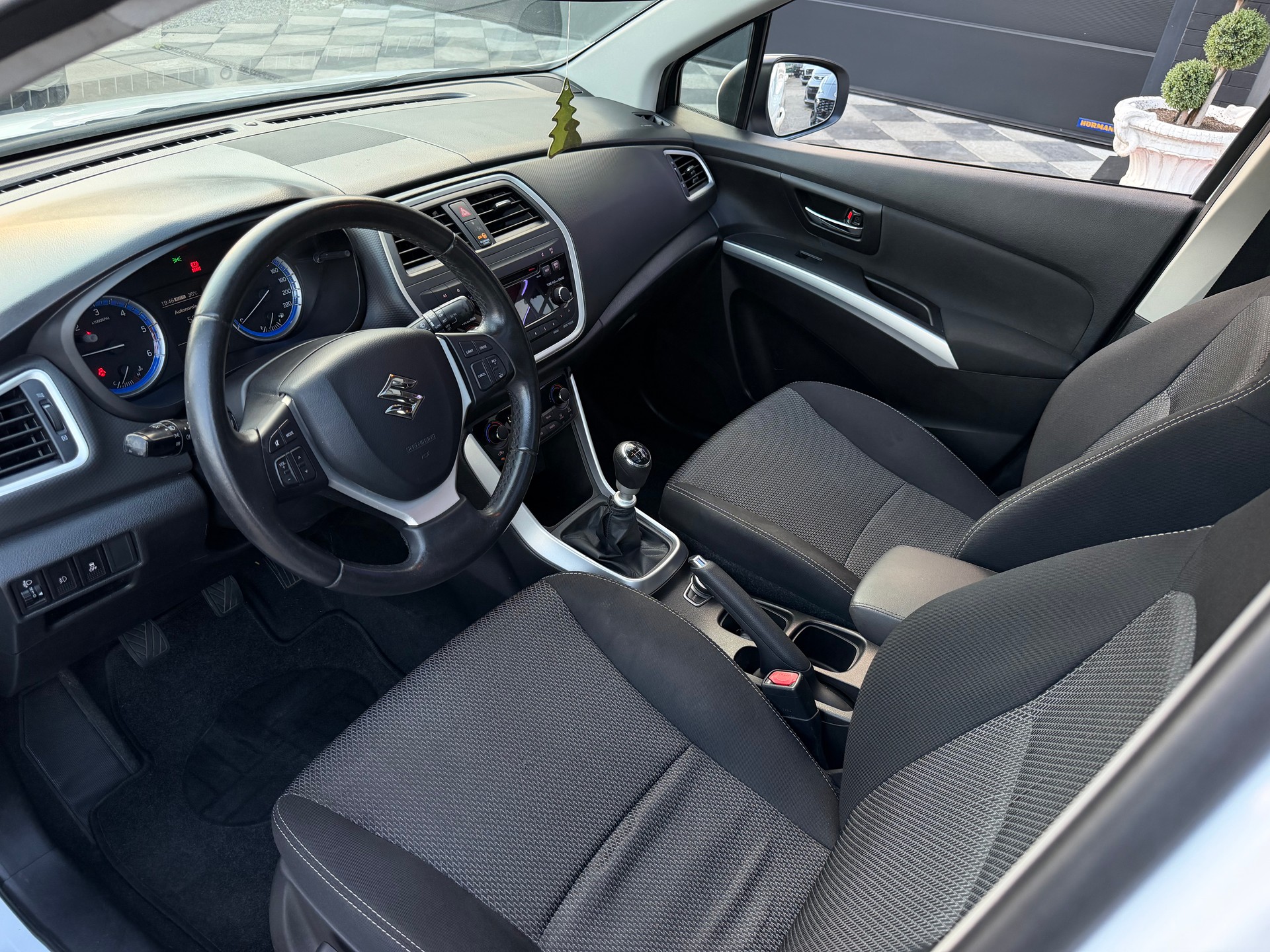 SUZUKI SX4 S-CROSS 4WD-image-13
