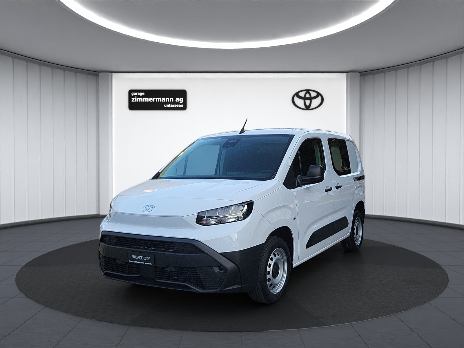 TOYOTA PROACE CITY Van L1 1.2 Active-image-0