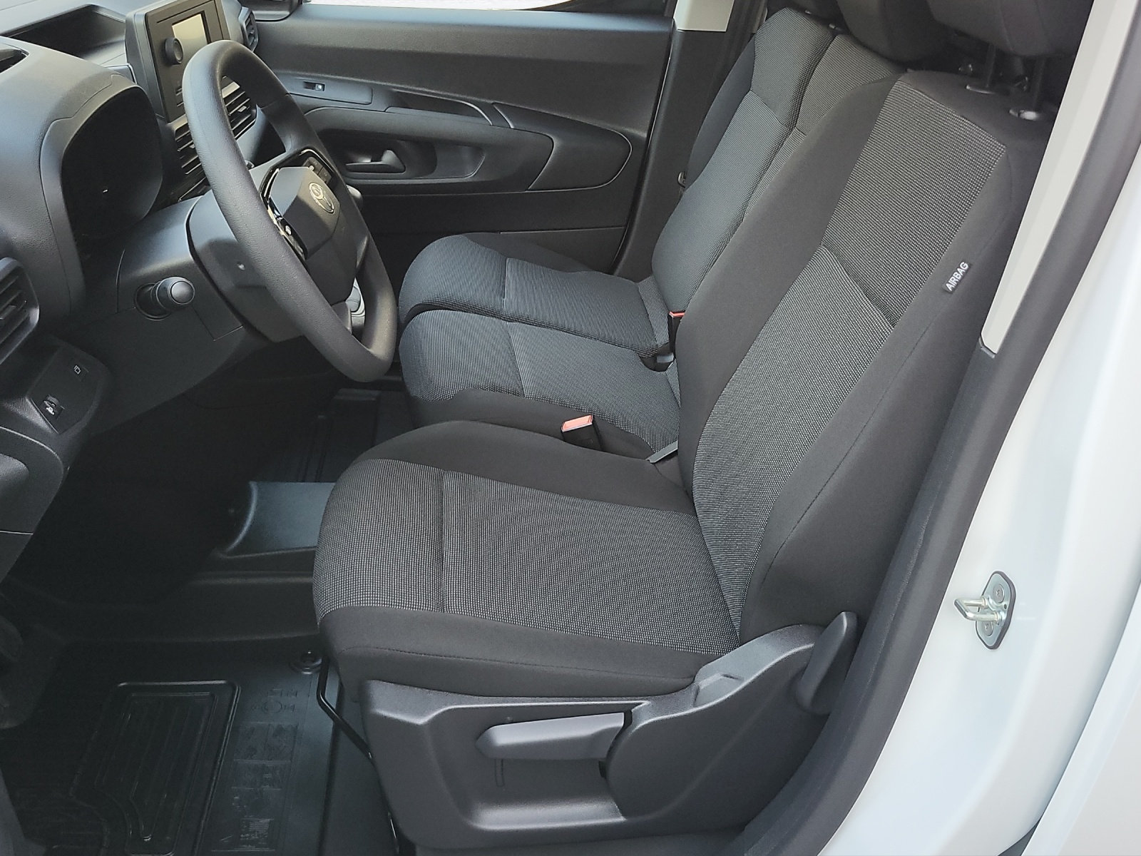 TOYOTA PROACE CITY Van L1 1.2 Active-image-12