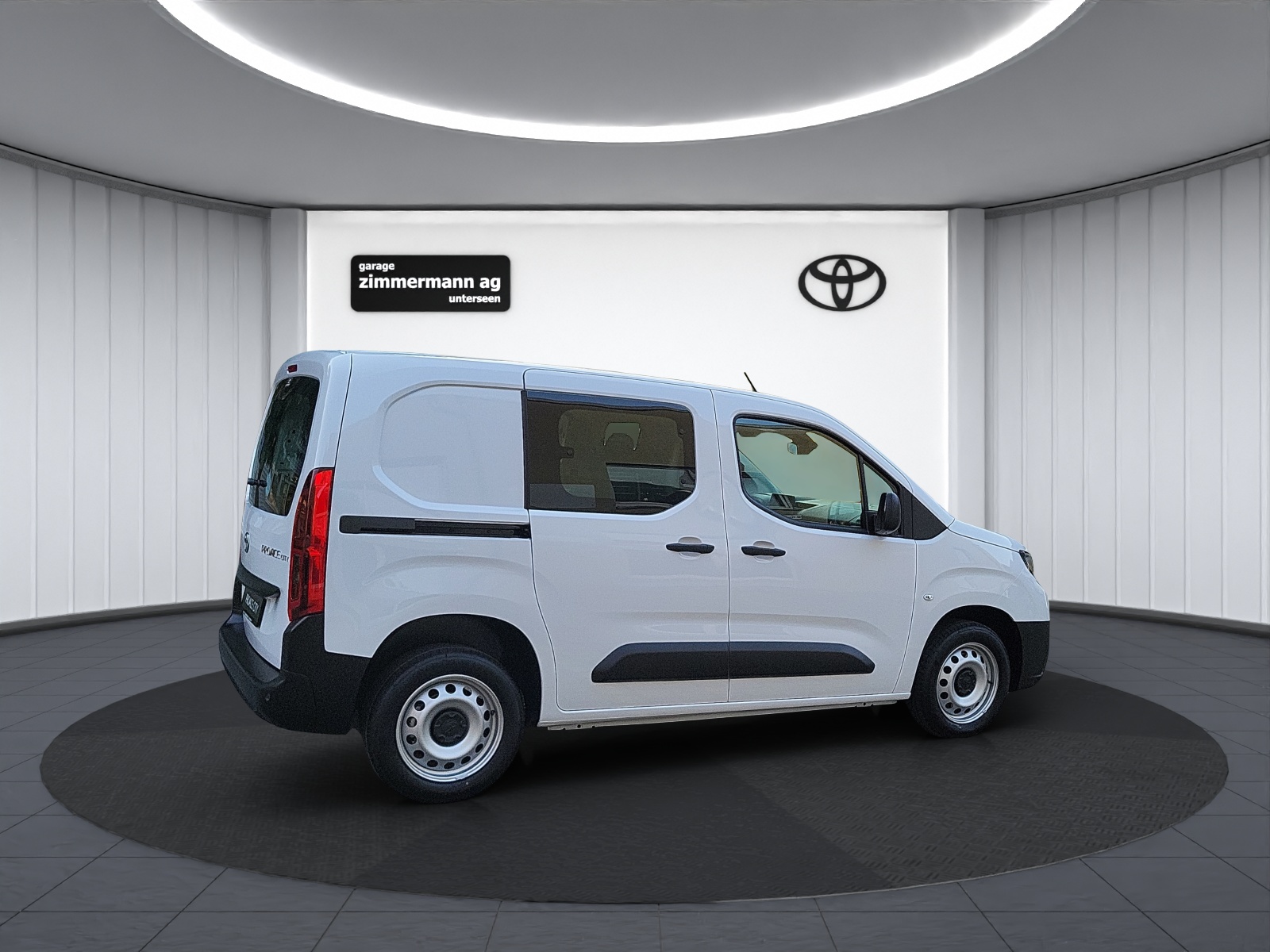 TOYOTA PROACE CITY Van L1 1.2 Active-image-5
