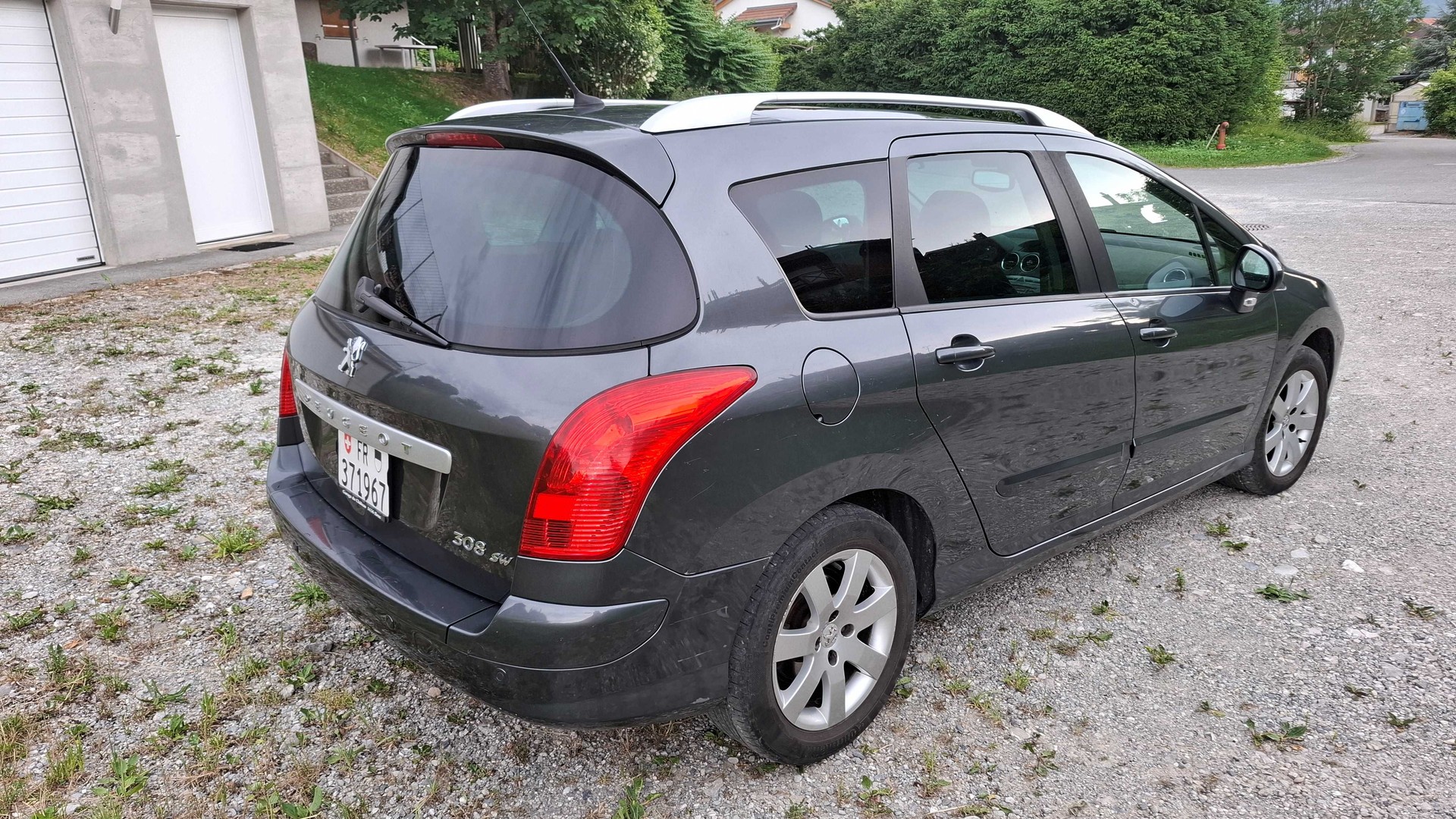 PEUGEOT 2.0 HDI Trendy-image-3