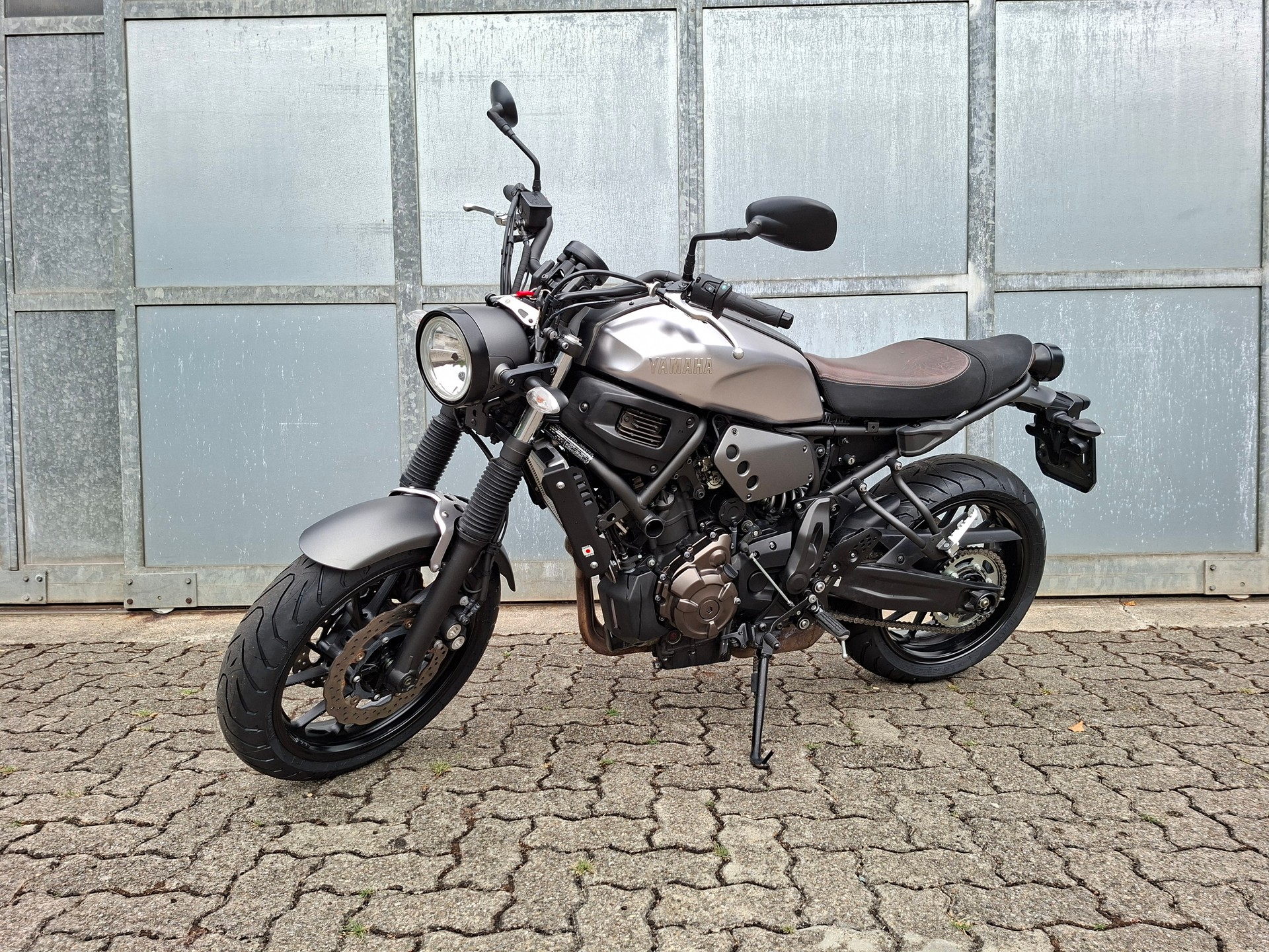 YAMAHA XSR 700-showroom-element-1