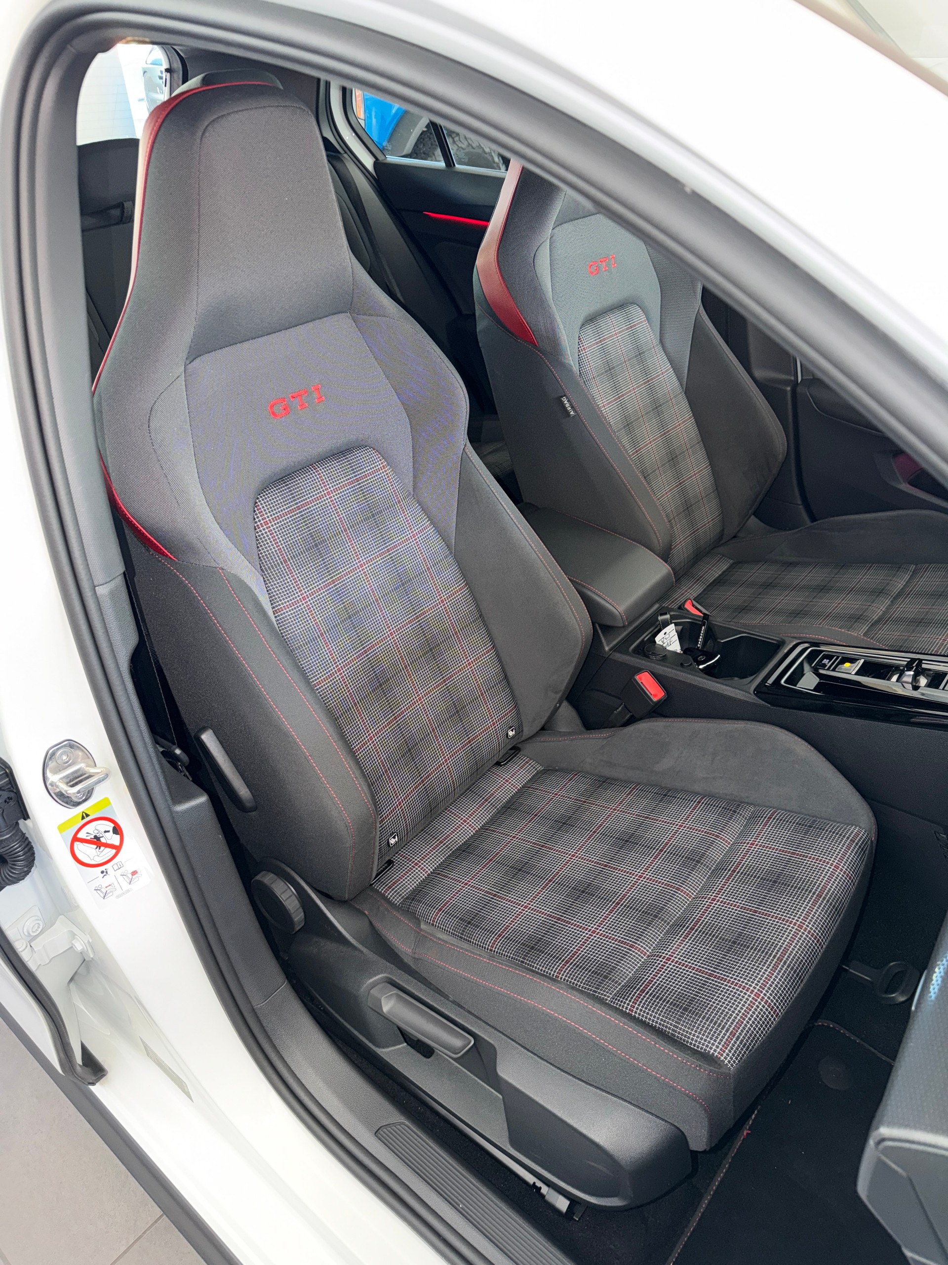 VW Golf 2.0 TSI GTI DSG-image-14
