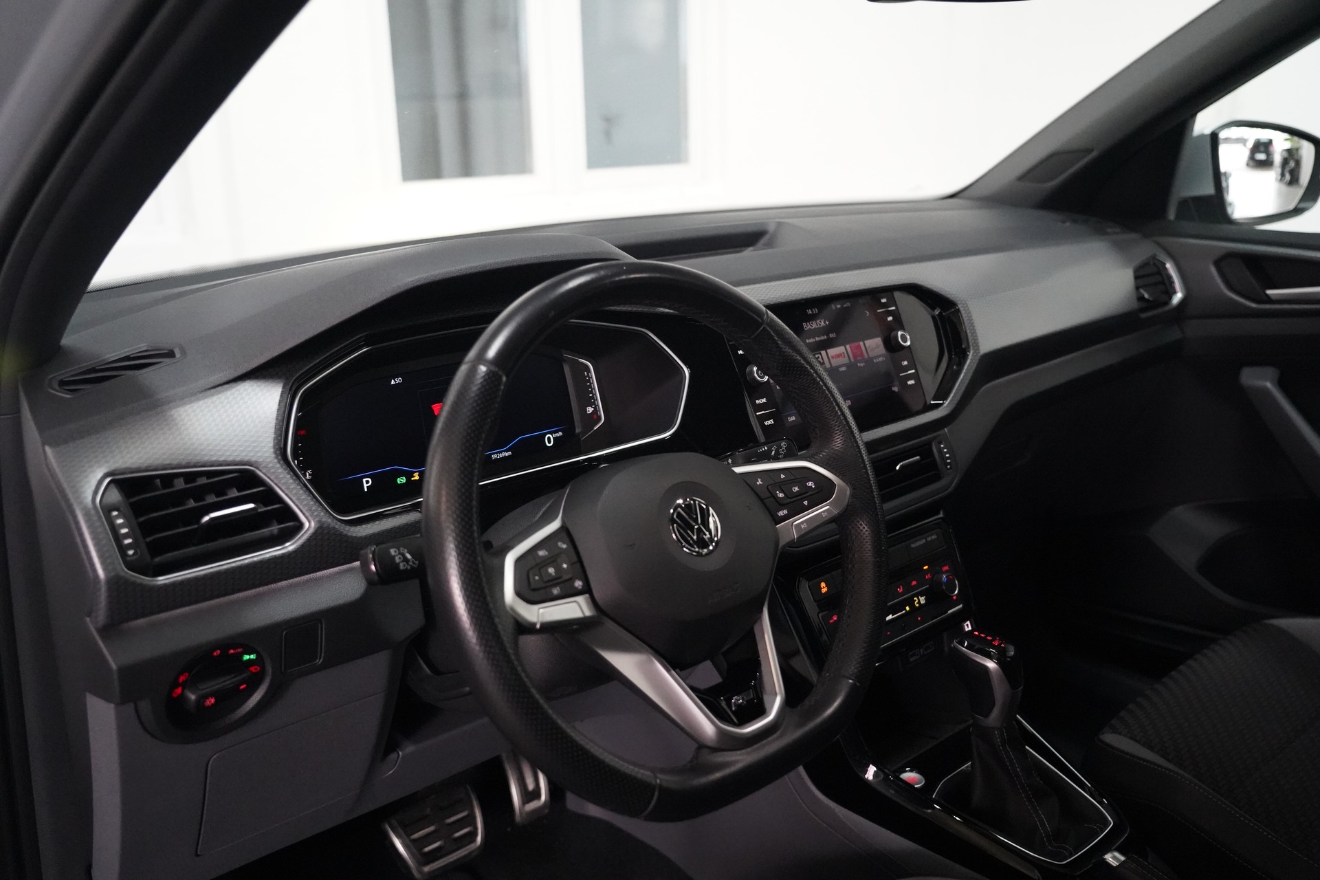VW T-Cross 1.0 TSI R-Line DSG-image-9