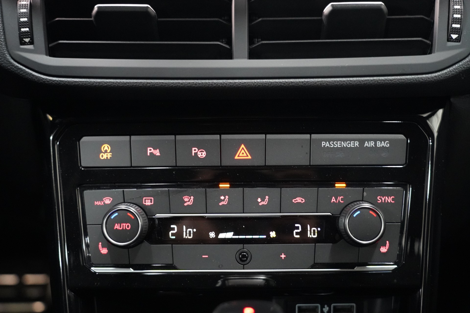 VW T-Cross 1.0 TSI R-Line DSG-image-15