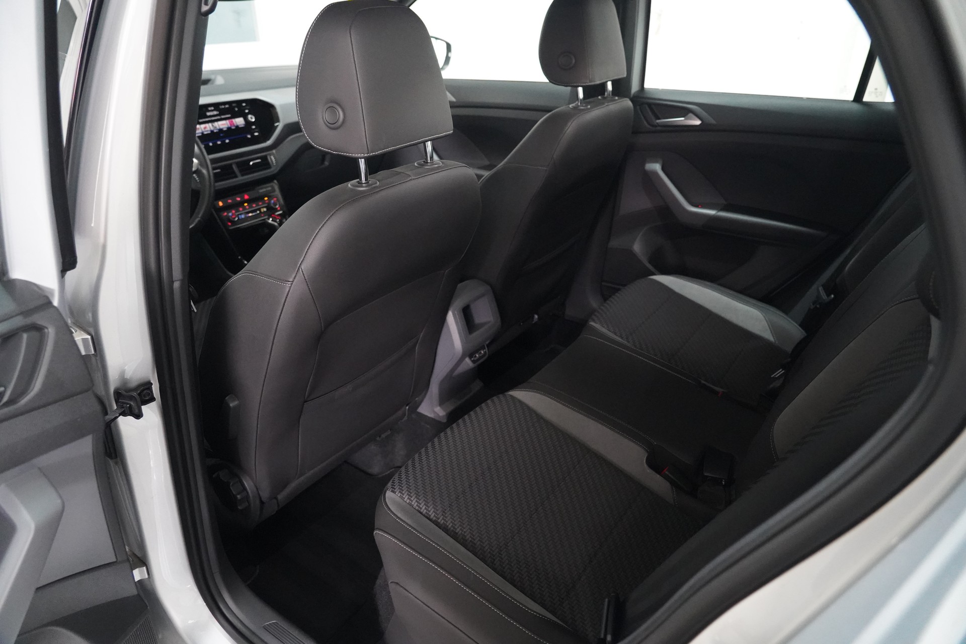 VW T-Cross 1.0 TSI R-Line DSG-image-11