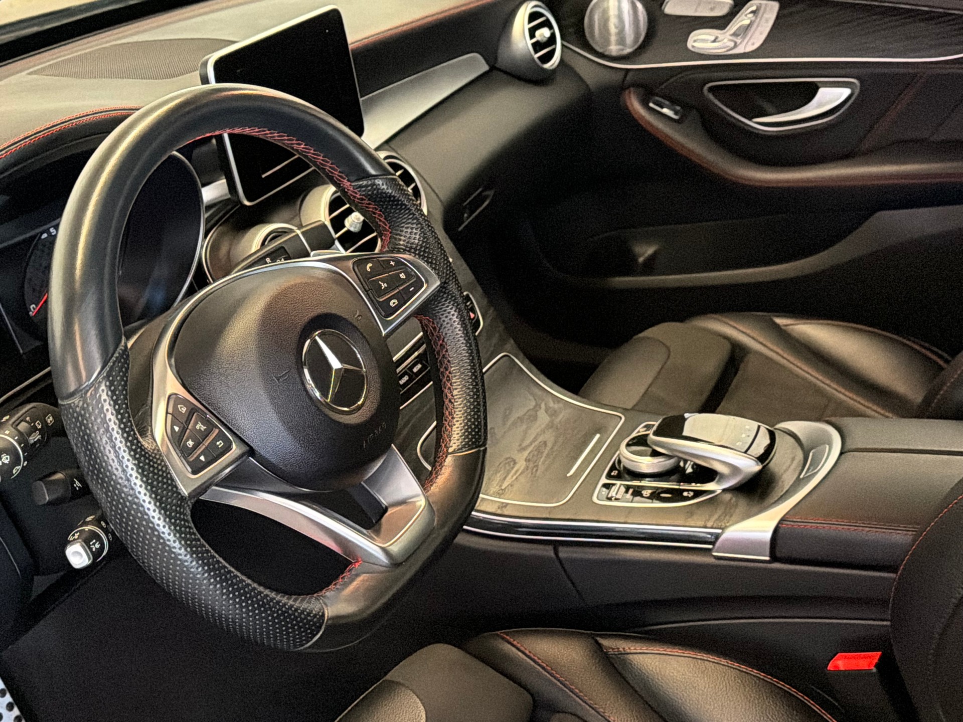 MERCEDES-BENZ C 43 AMG 4Matic 9G-Tronic-image-10