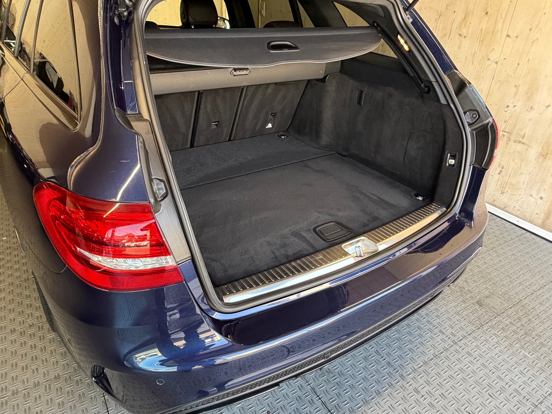 MERCEDES-BENZ C 43 AMG 4Matic 9G-Tronic-image-14