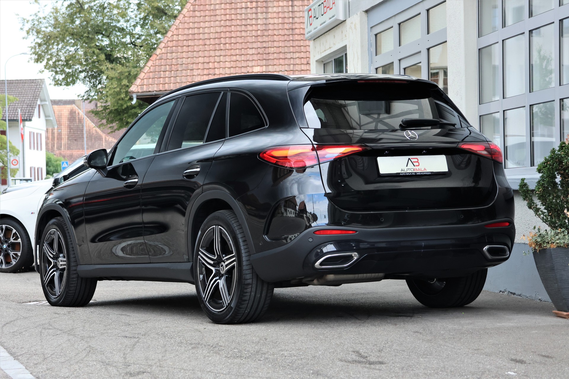 MERCEDES-BENZ GLC 220 d 4Matic 9G-Tronic AMG-Line (CH)-image-2