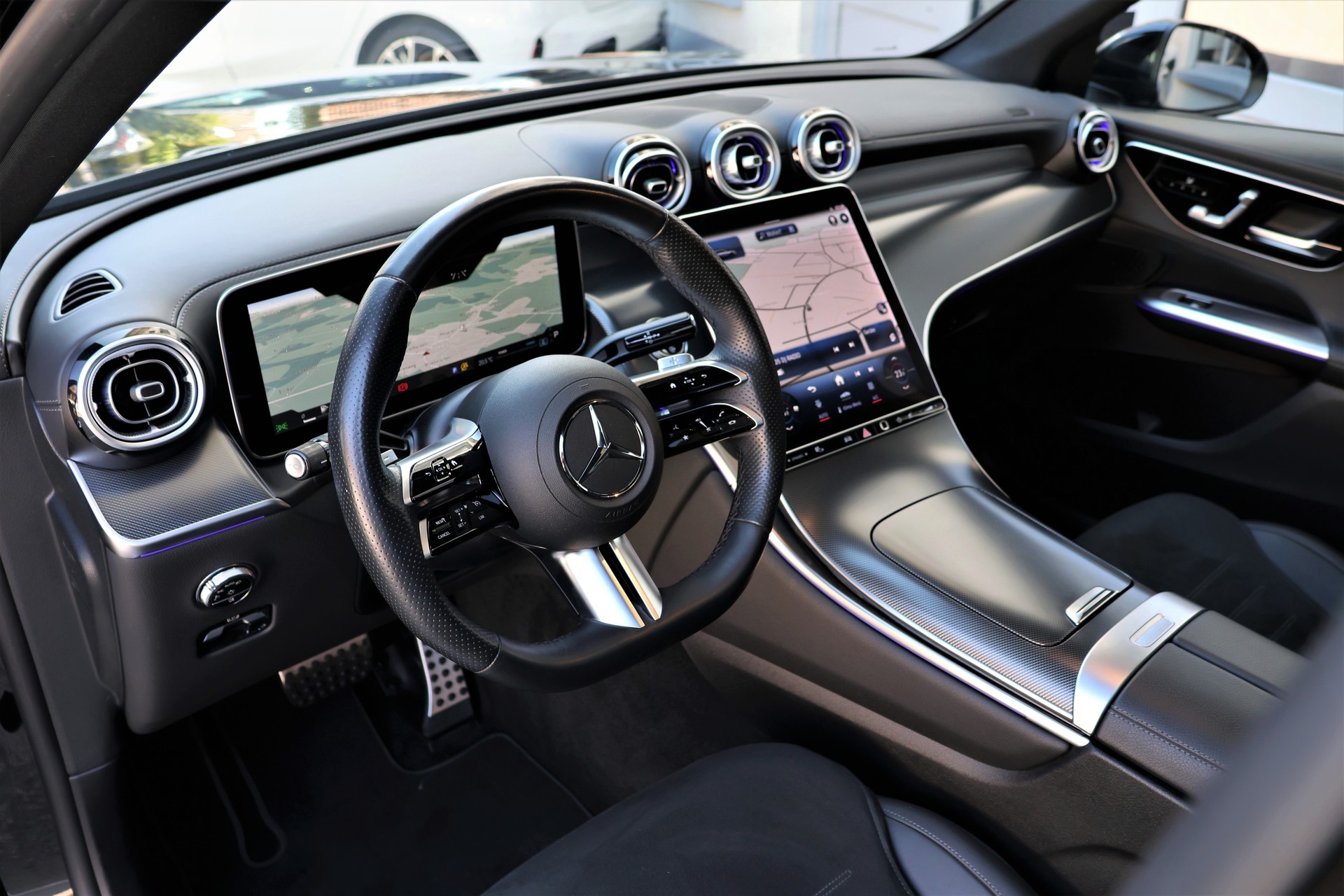 MERCEDES-BENZ GLC 220 d 4Matic 9G-Tronic AMG-Line (CH)-image-9