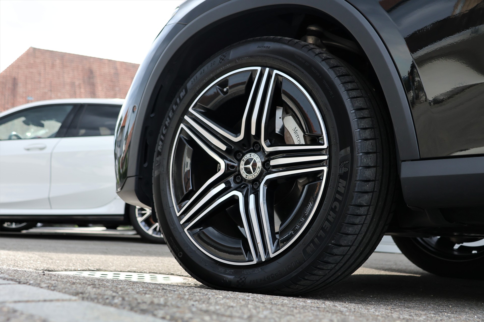 MERCEDES-BENZ GLC 220 d 4Matic 9G-Tronic AMG-Line (CH)-image-7
