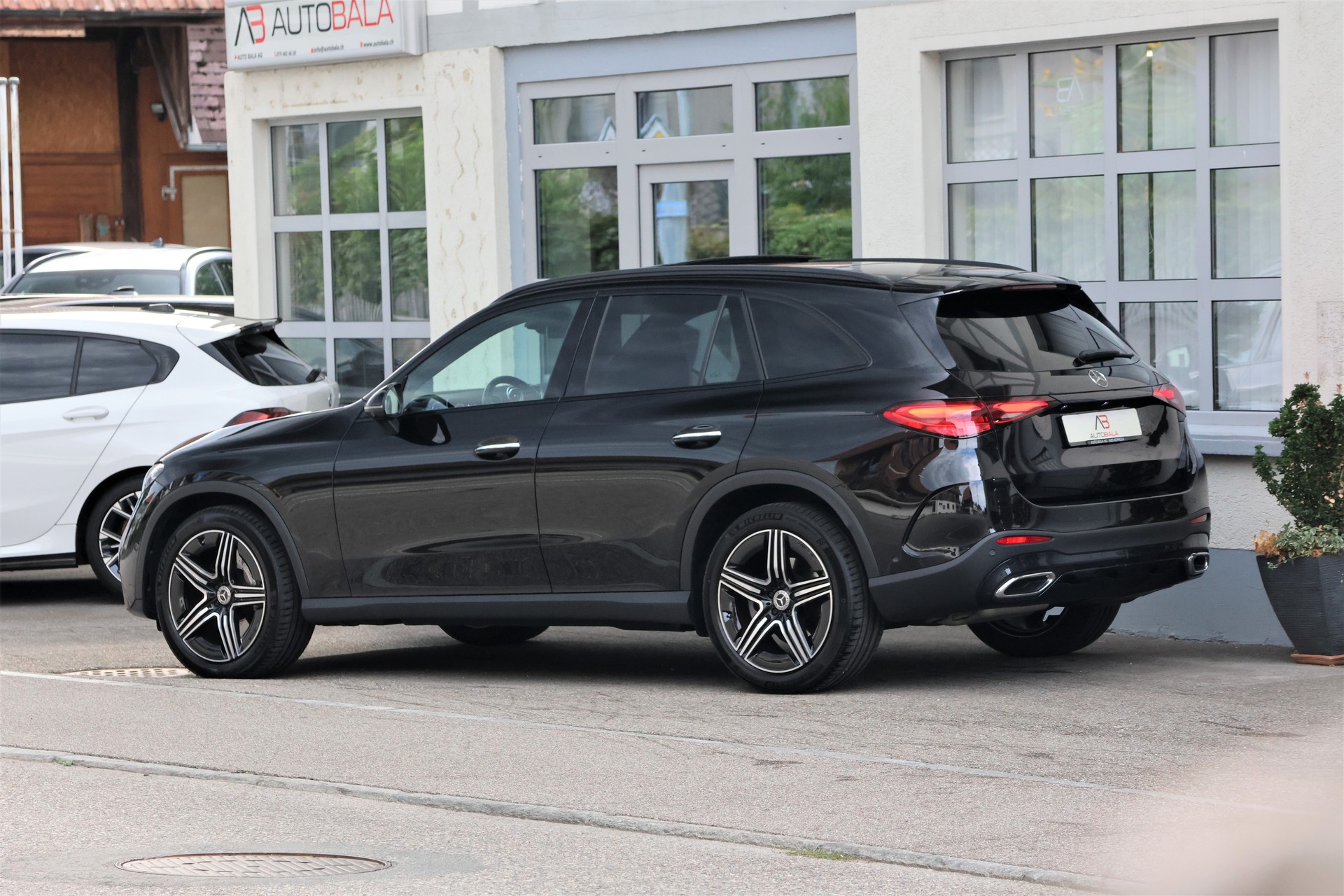 MERCEDES-BENZ GLC 220 d 4Matic 9G-Tronic AMG-Line (CH)-image-4