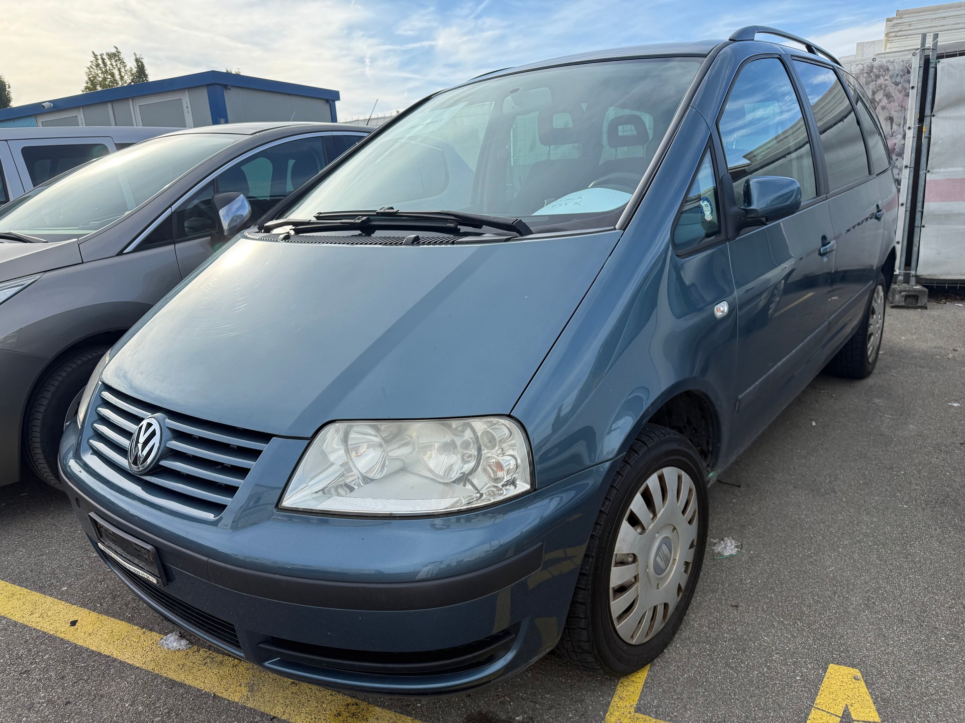 VW Sharan 1.9 TDI Highline-image-2