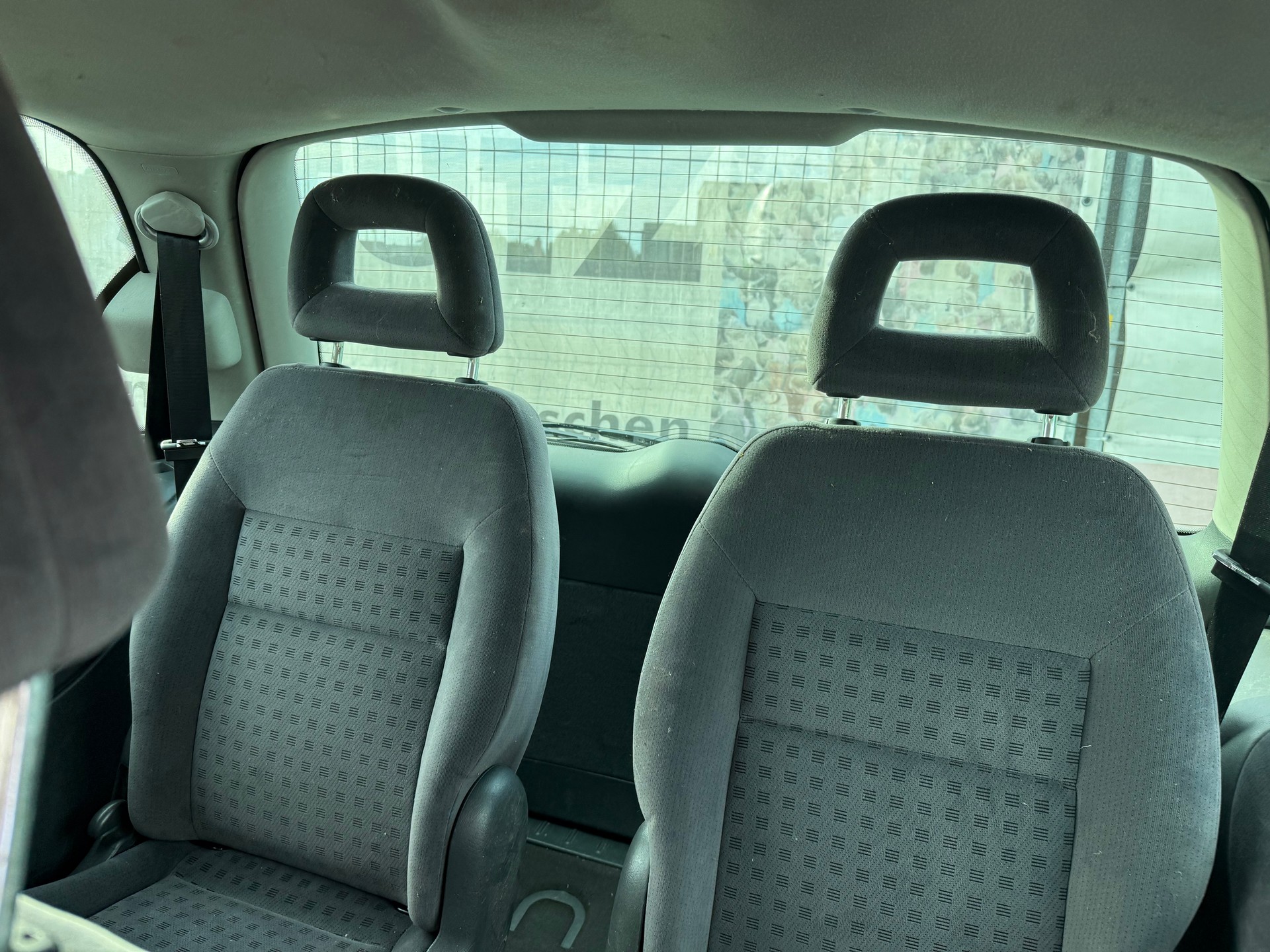 VW Sharan 1.9 TDI Highline-image-11